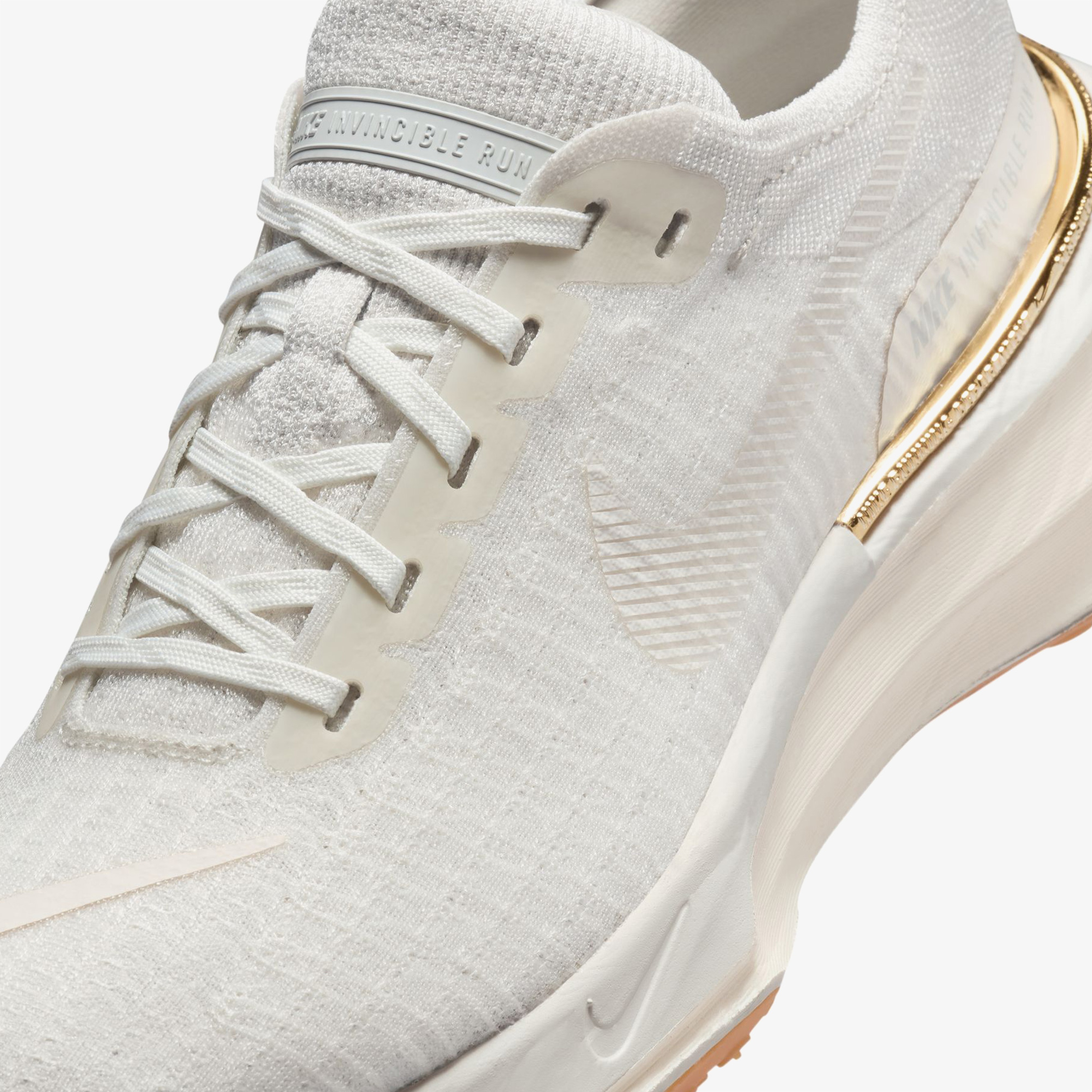 Nike ZoomX Invincible Run Flyknit 3 Kadın Beyaz Koşu Ayakkabısı