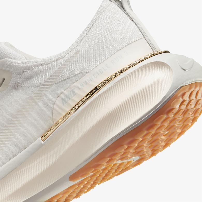 Nike ZoomX Invincible Run Flyknit 3 Kadın Beyaz Koşu Ayakkabısı