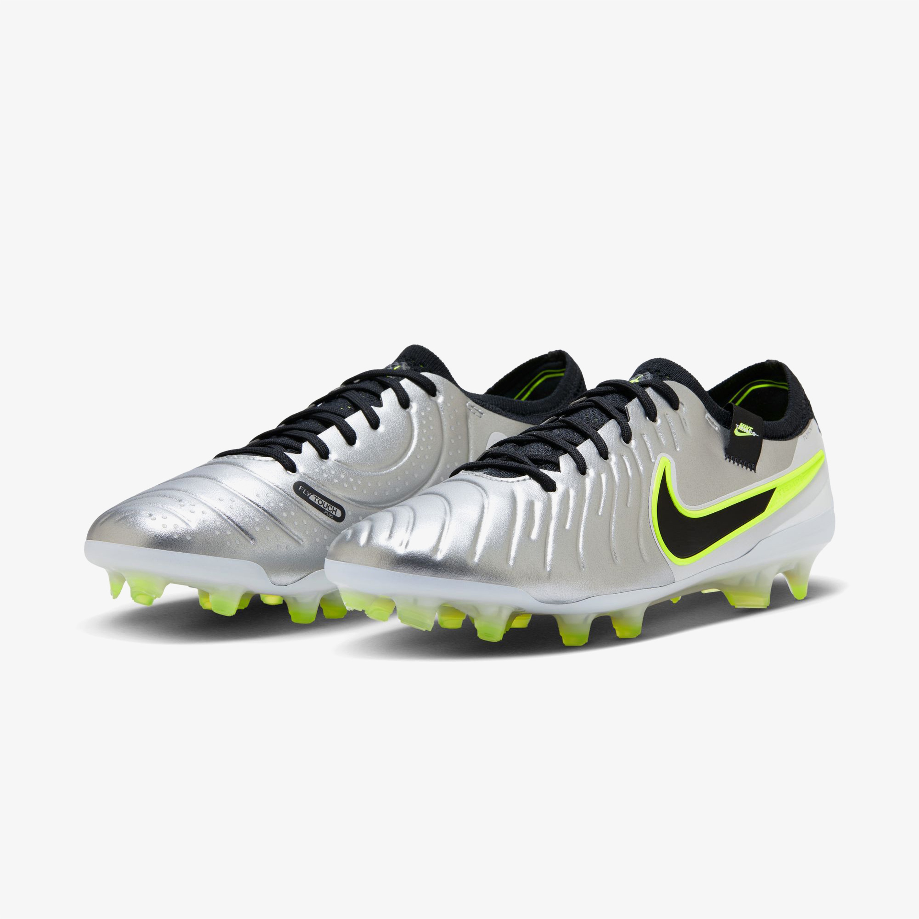 Nike Erkek Gri Çim Saha Kramponu