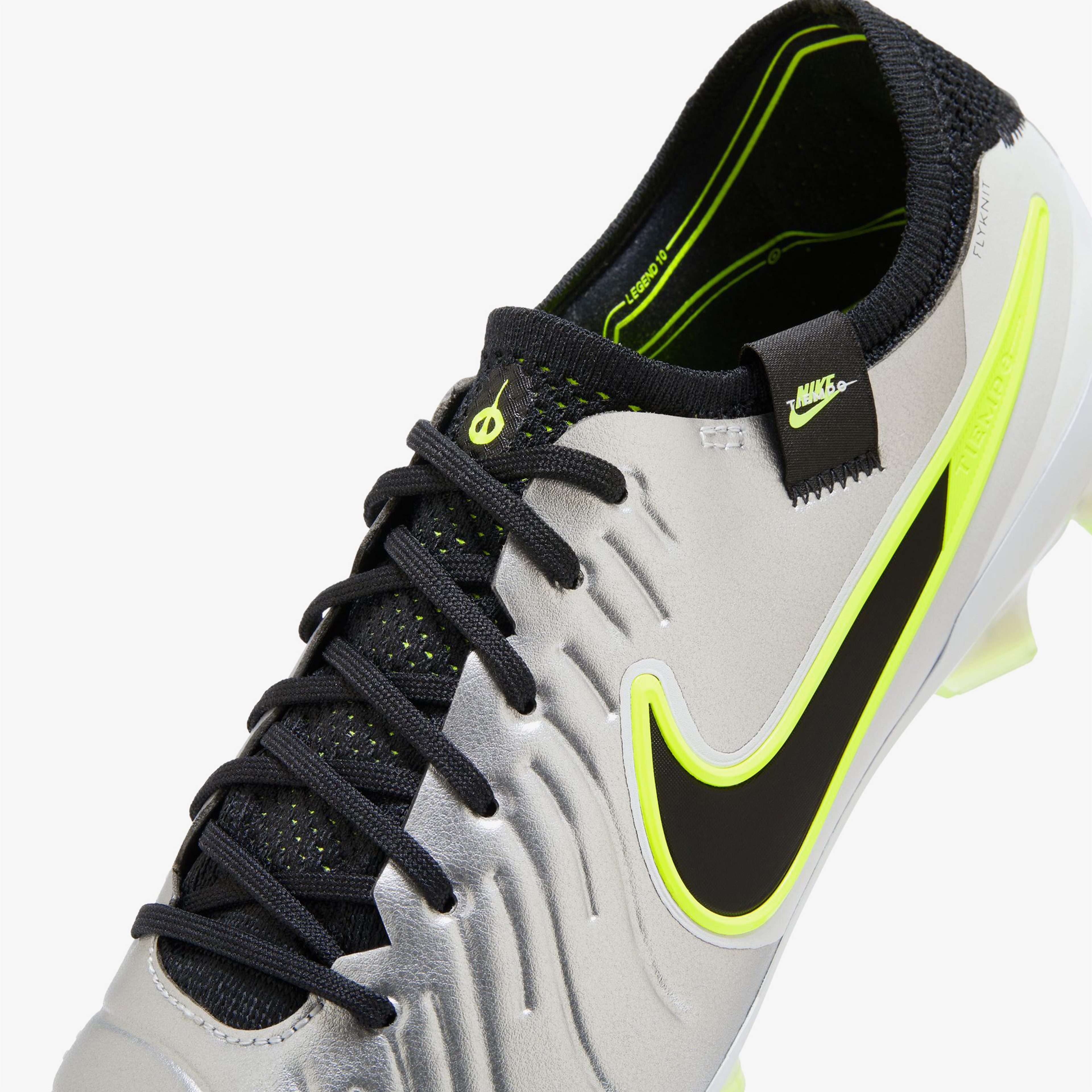 Nike Erkek Gri Çim Saha Kramponu