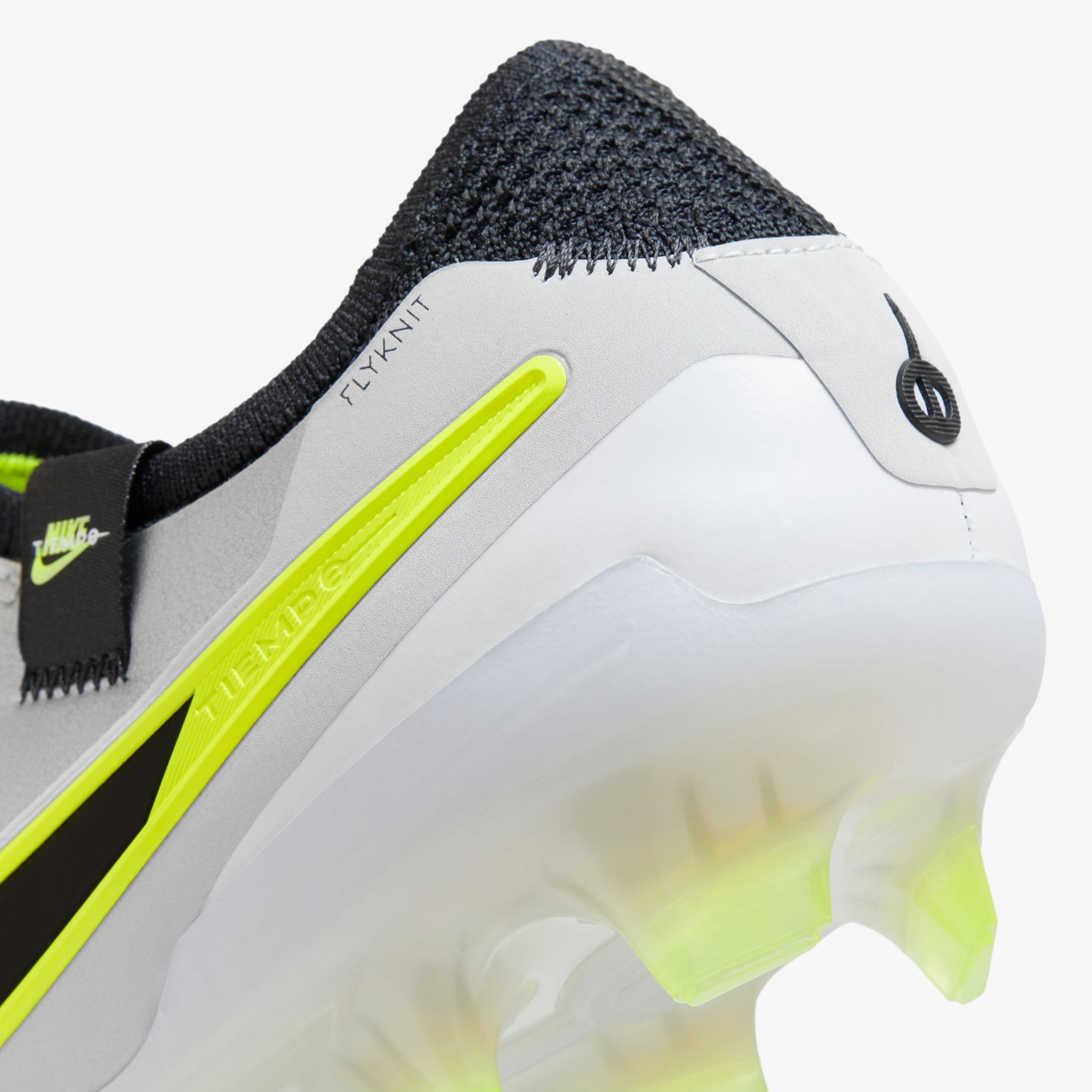Nike Erkek Gri Çim Saha Kramponu