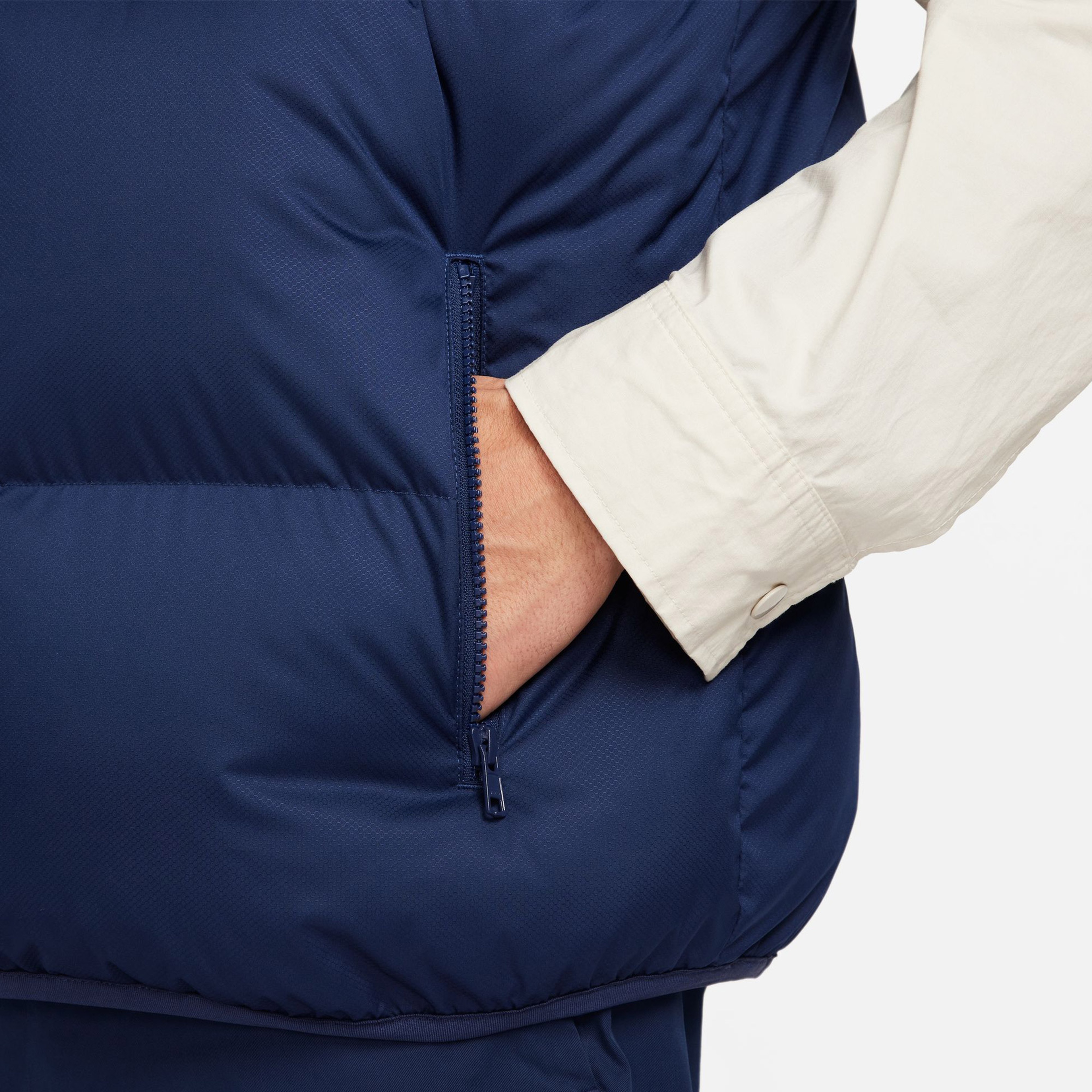 Nike Sportswear Club PrimaLoft Erkek Lacivert Su Tutmaz Yelek