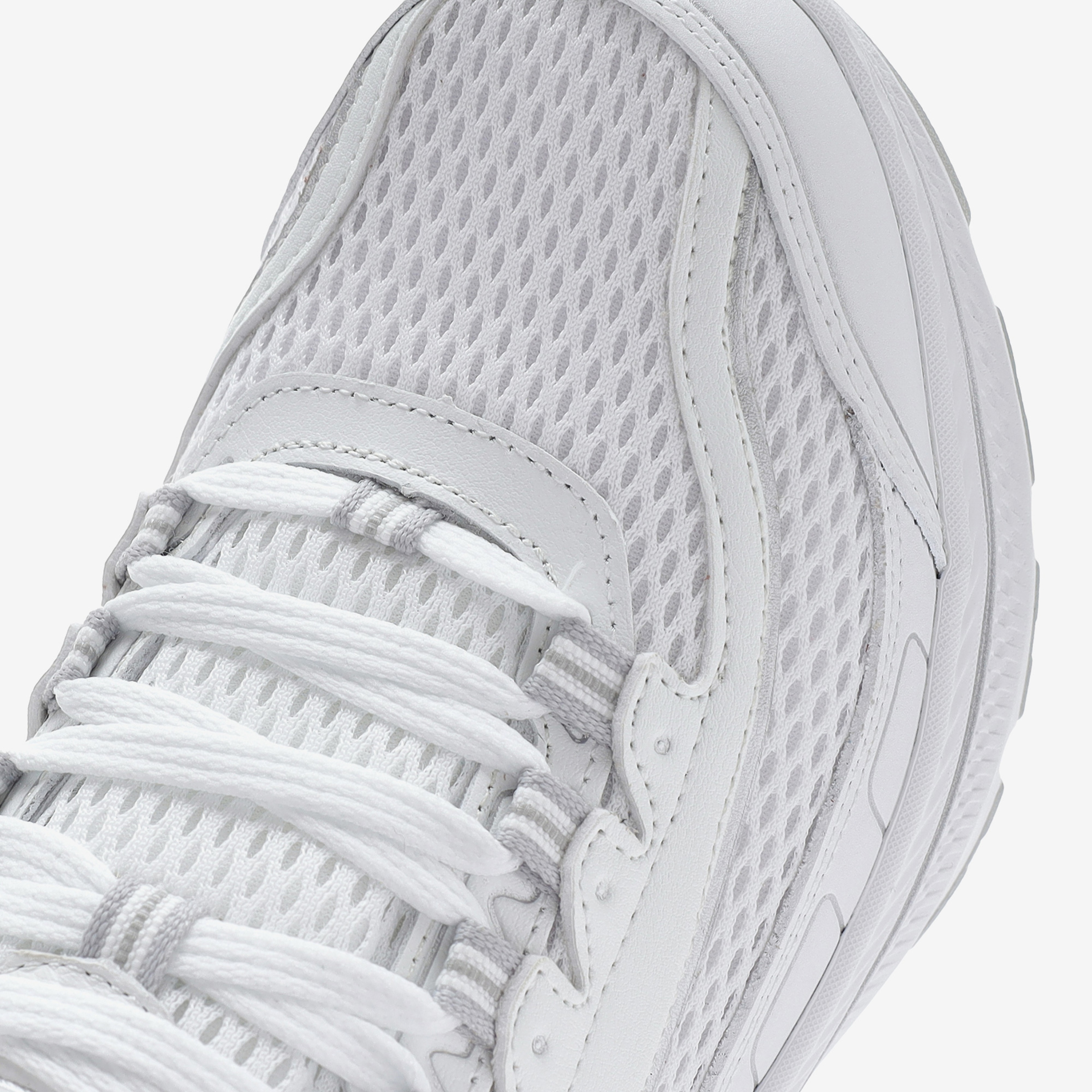 Skechers Go Run Consistent 2.0 Strava Kadın Beyaz Koşu Ayakkabısı