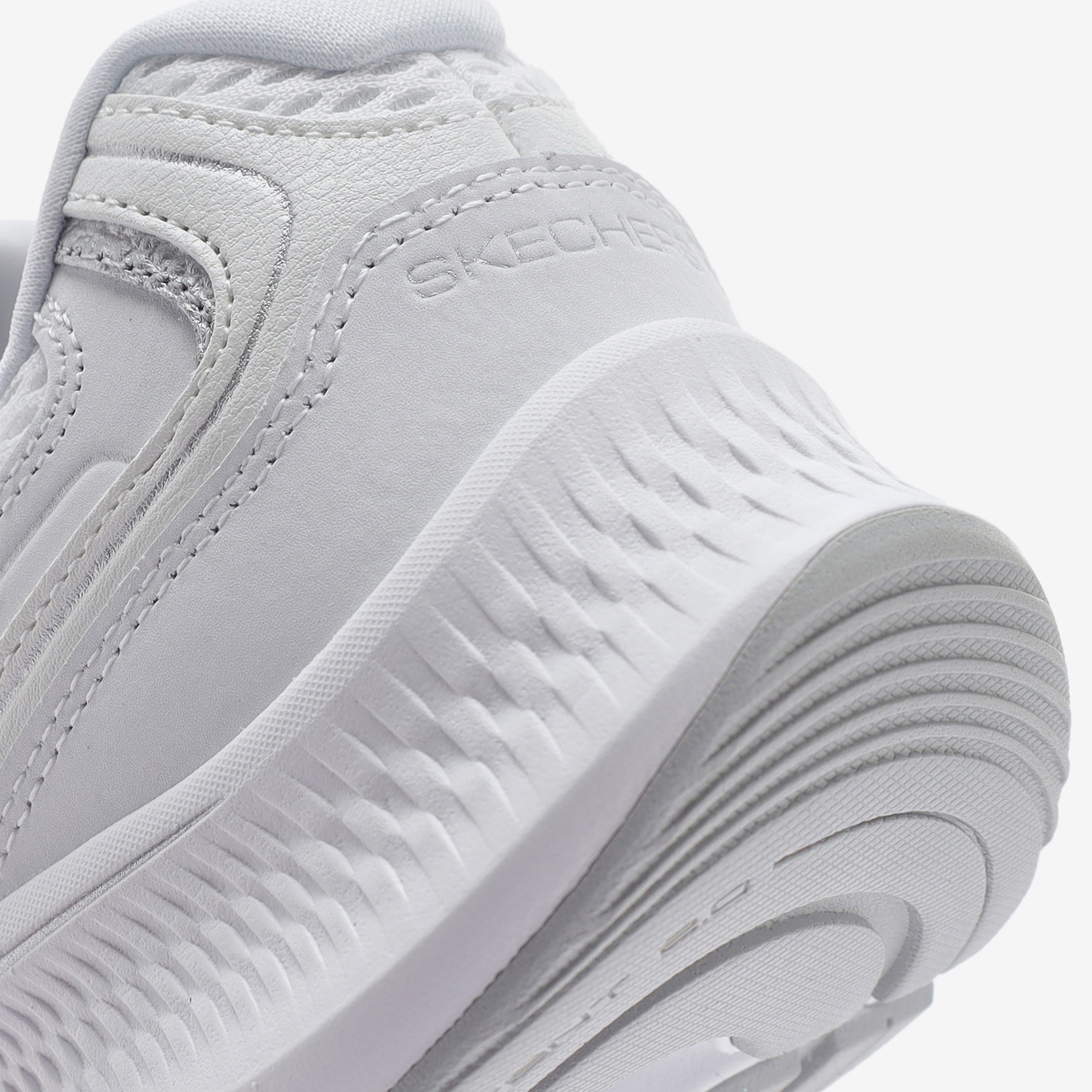 Skechers Go Run Consistent 2.0 Strava Kadın Beyaz Koşu Ayakkabısı