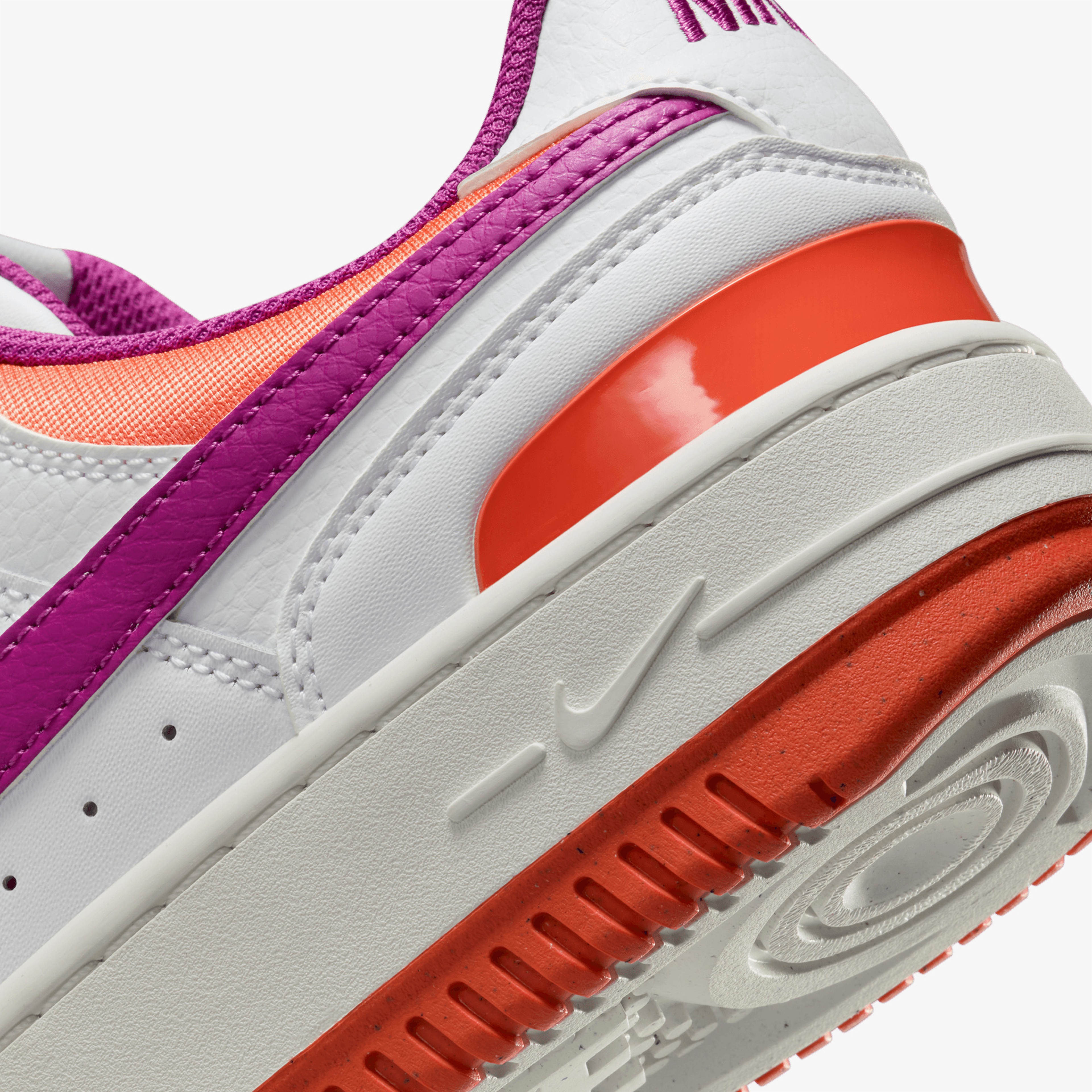 Nike Gamma Force Kadın Beyaz Sneaker