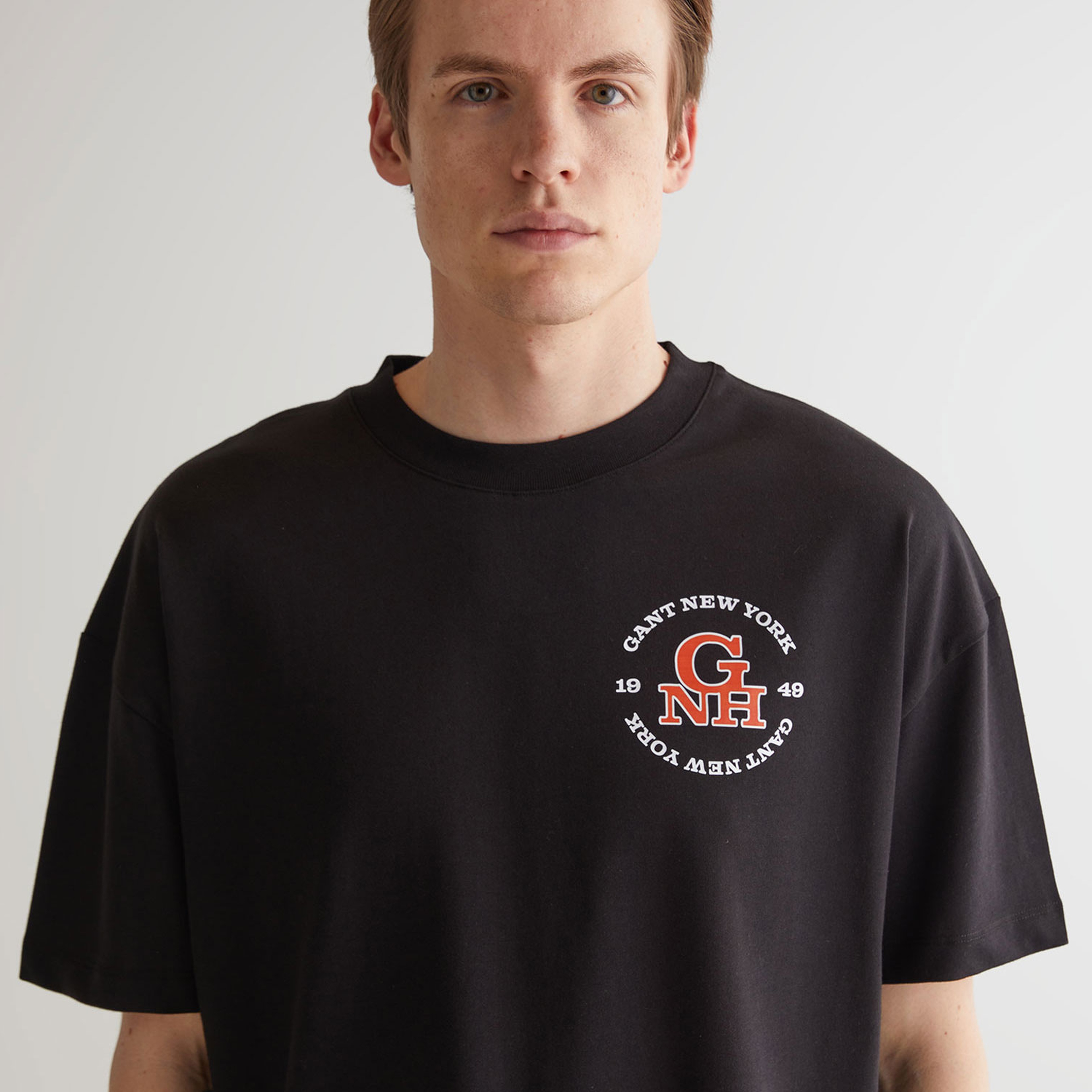 GANT Erkek Siyah Oversize Fit Bisiklet Yaka Logolu T-shirt