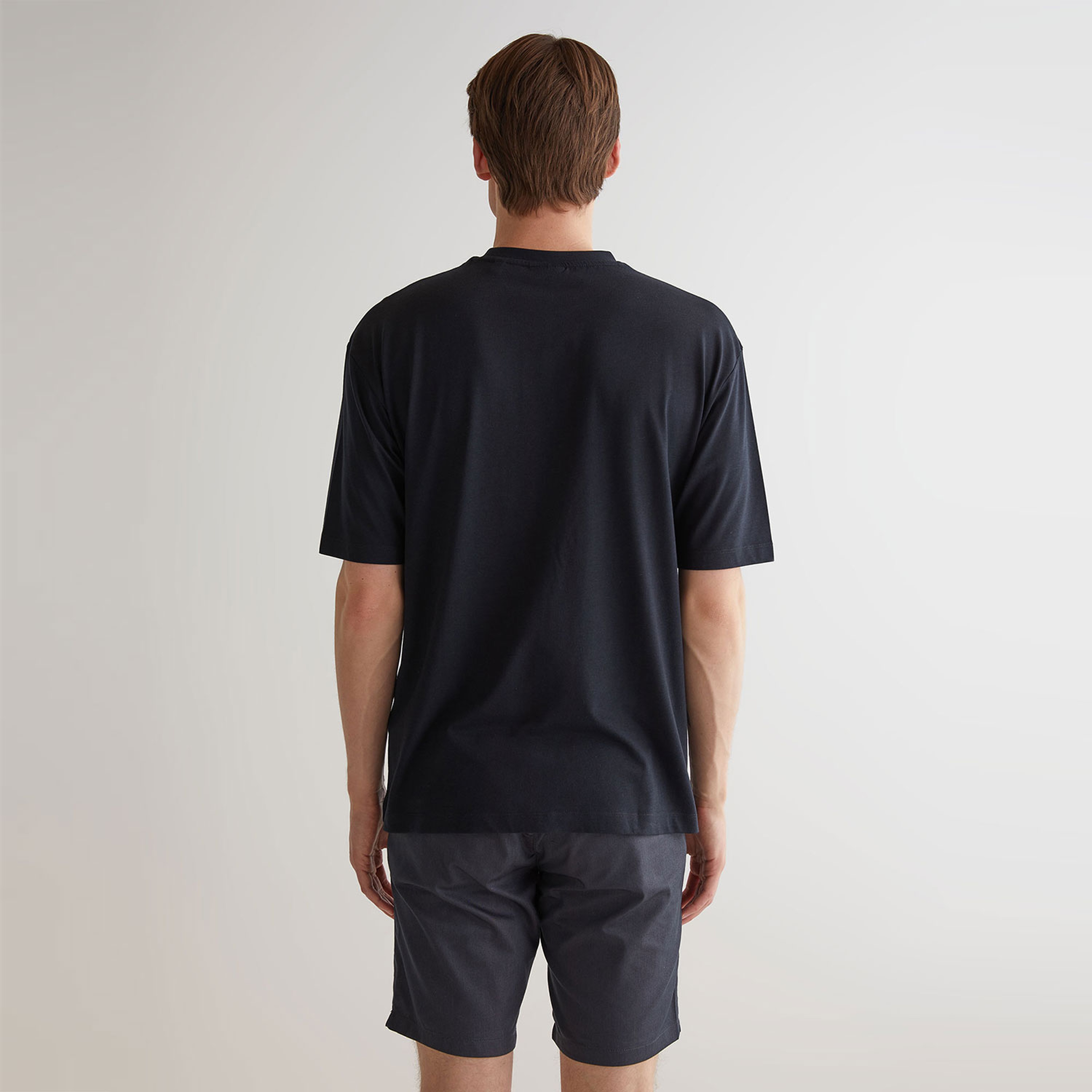 GANT Erkek Siyah Oversize Fit Bisiklet Yaka Logolu T-shirt