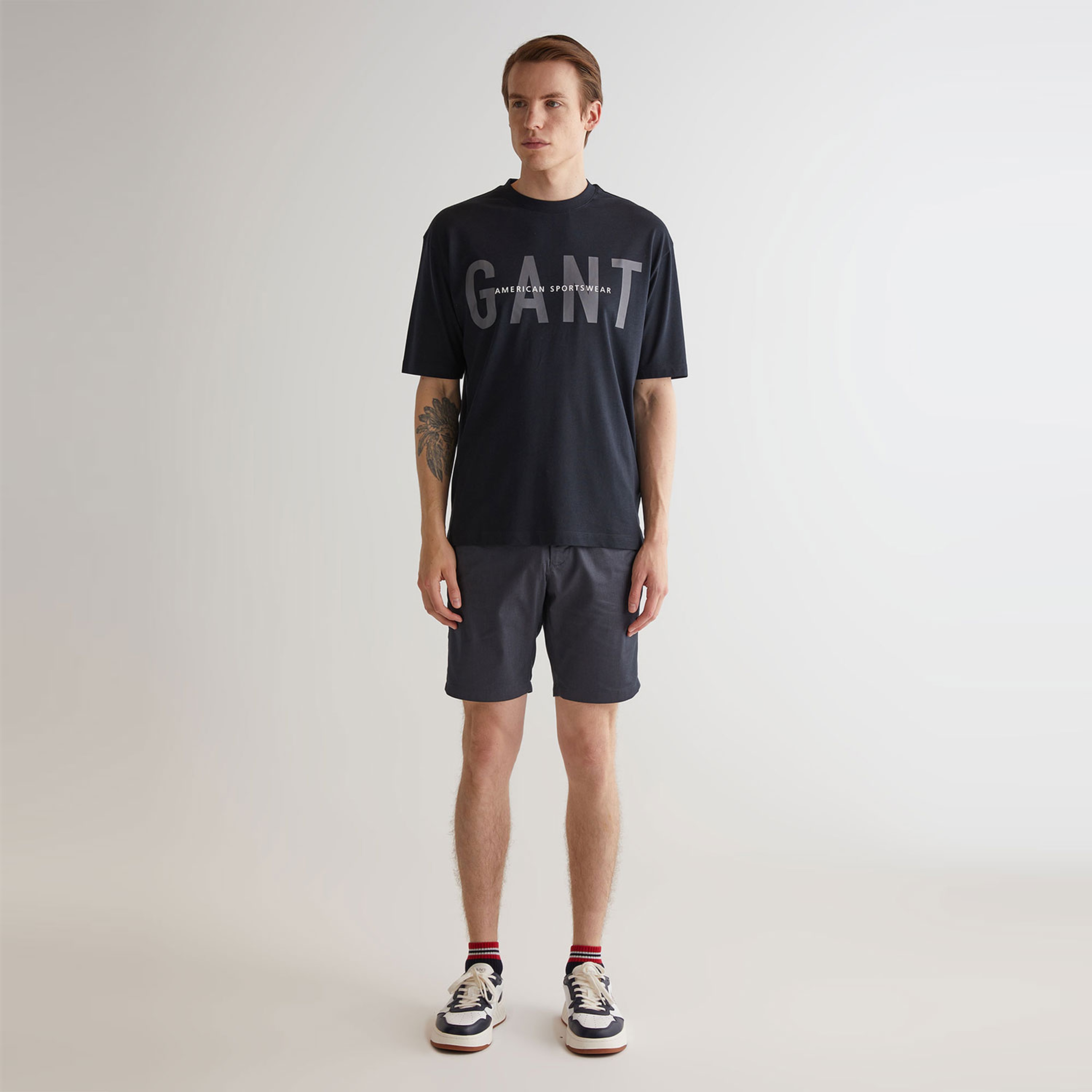 GANT Erkek Siyah Oversize Fit Bisiklet Yaka Logolu T-shirt