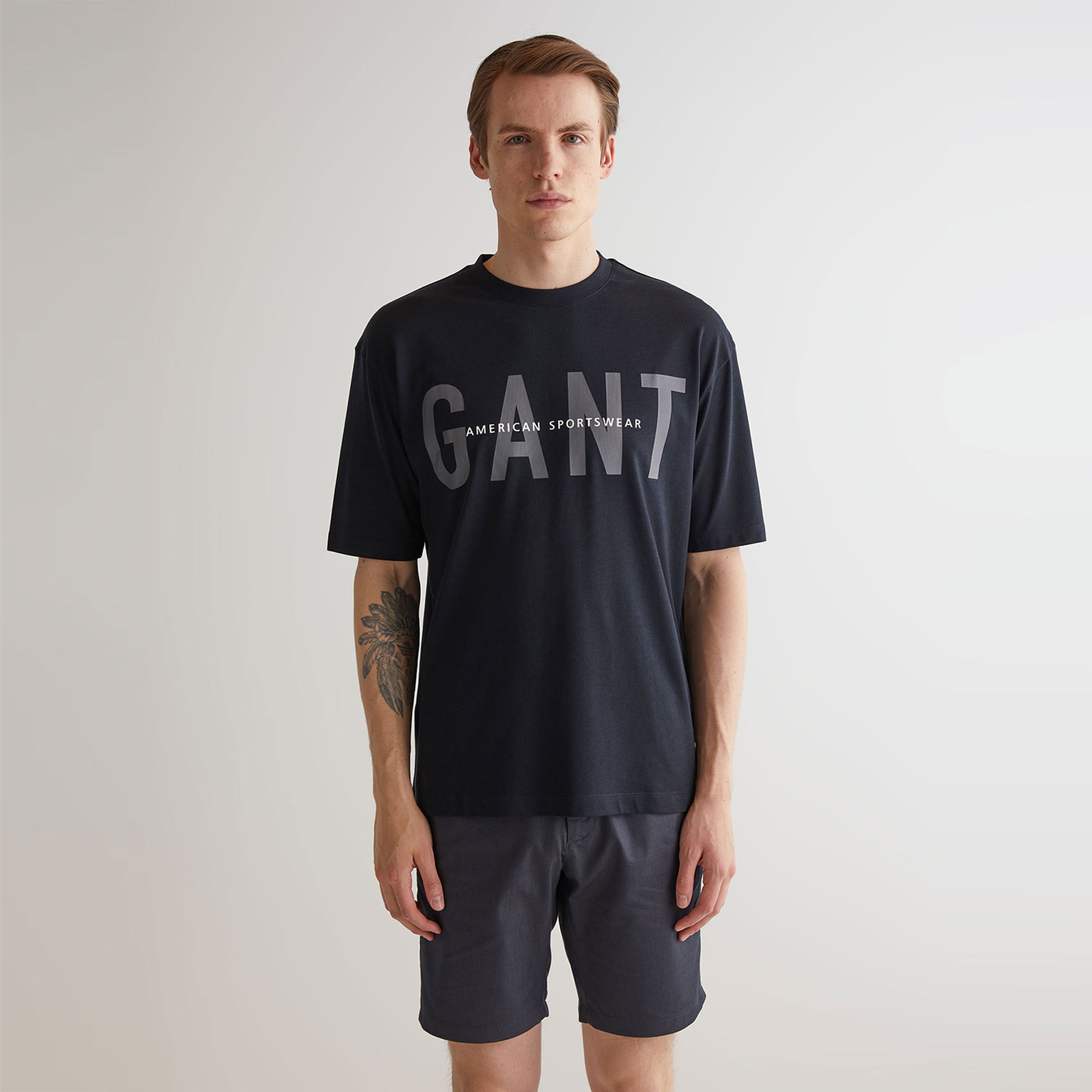 GANT Erkek Siyah Oversize Fit Bisiklet Yaka Logolu T-shirt