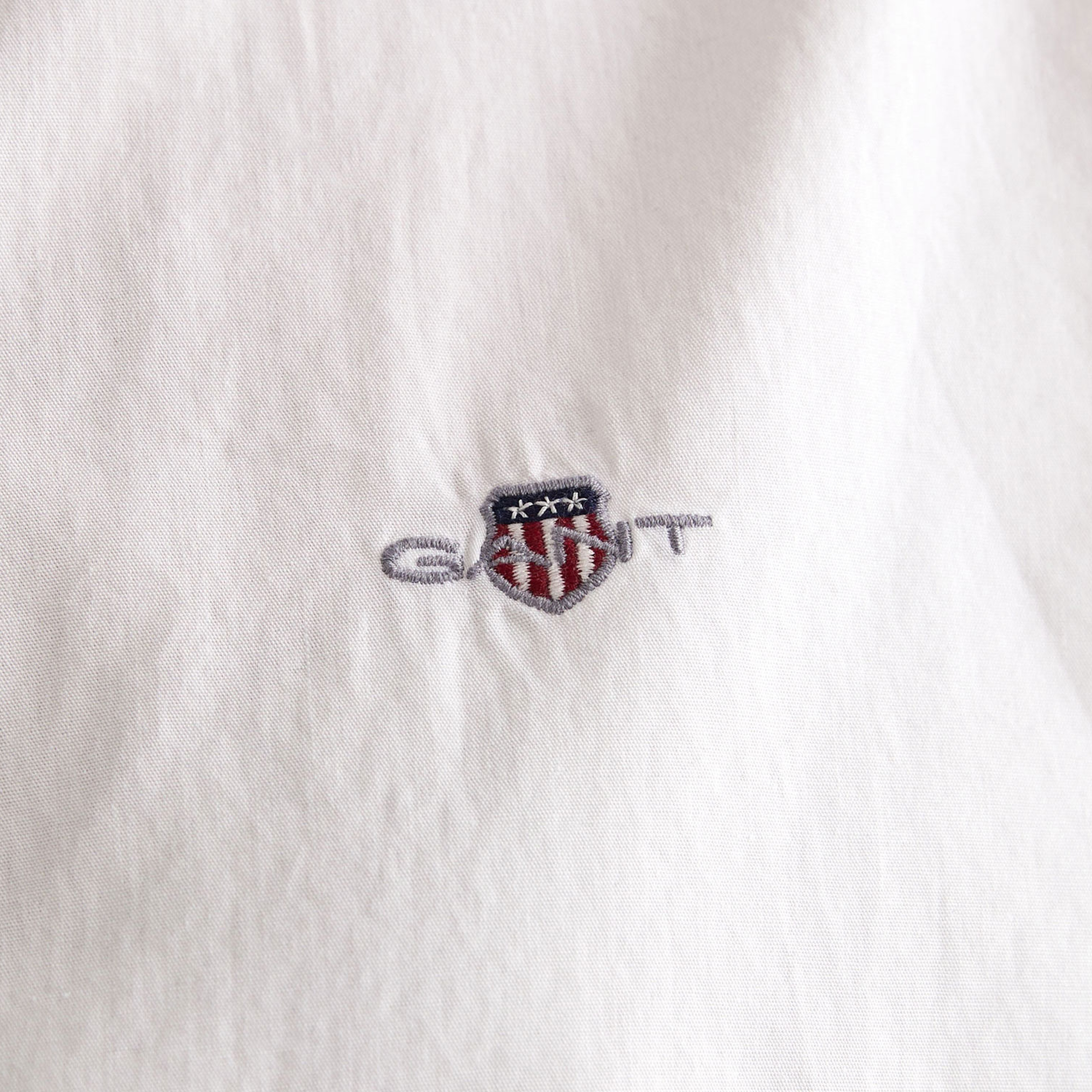 GANT Kadın Beyaz Oversize Fit Klasik Yaka Gömlek