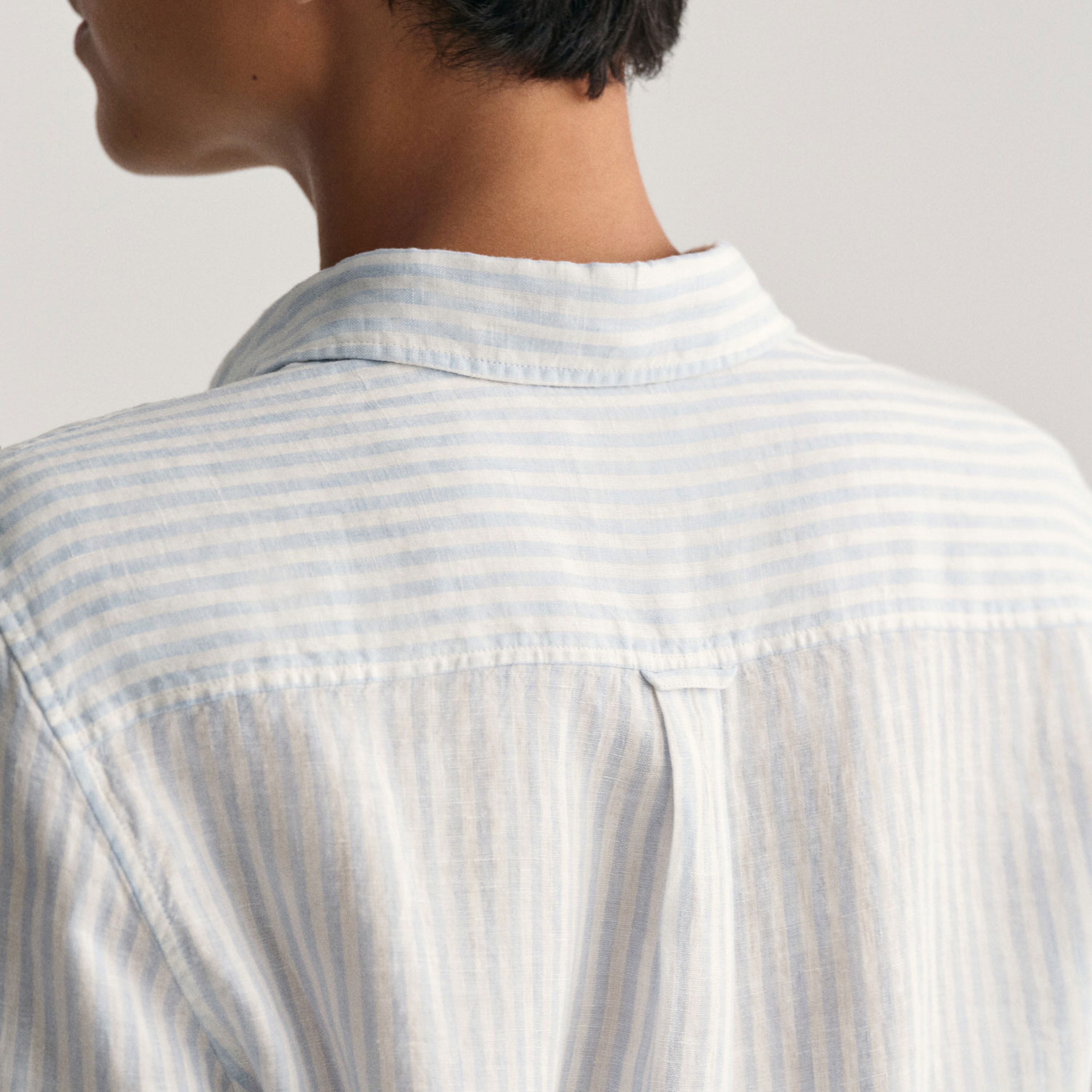 GANT Kadın Mavi Regular Fit Klasik Yaka Çizgili Keten Gömlek