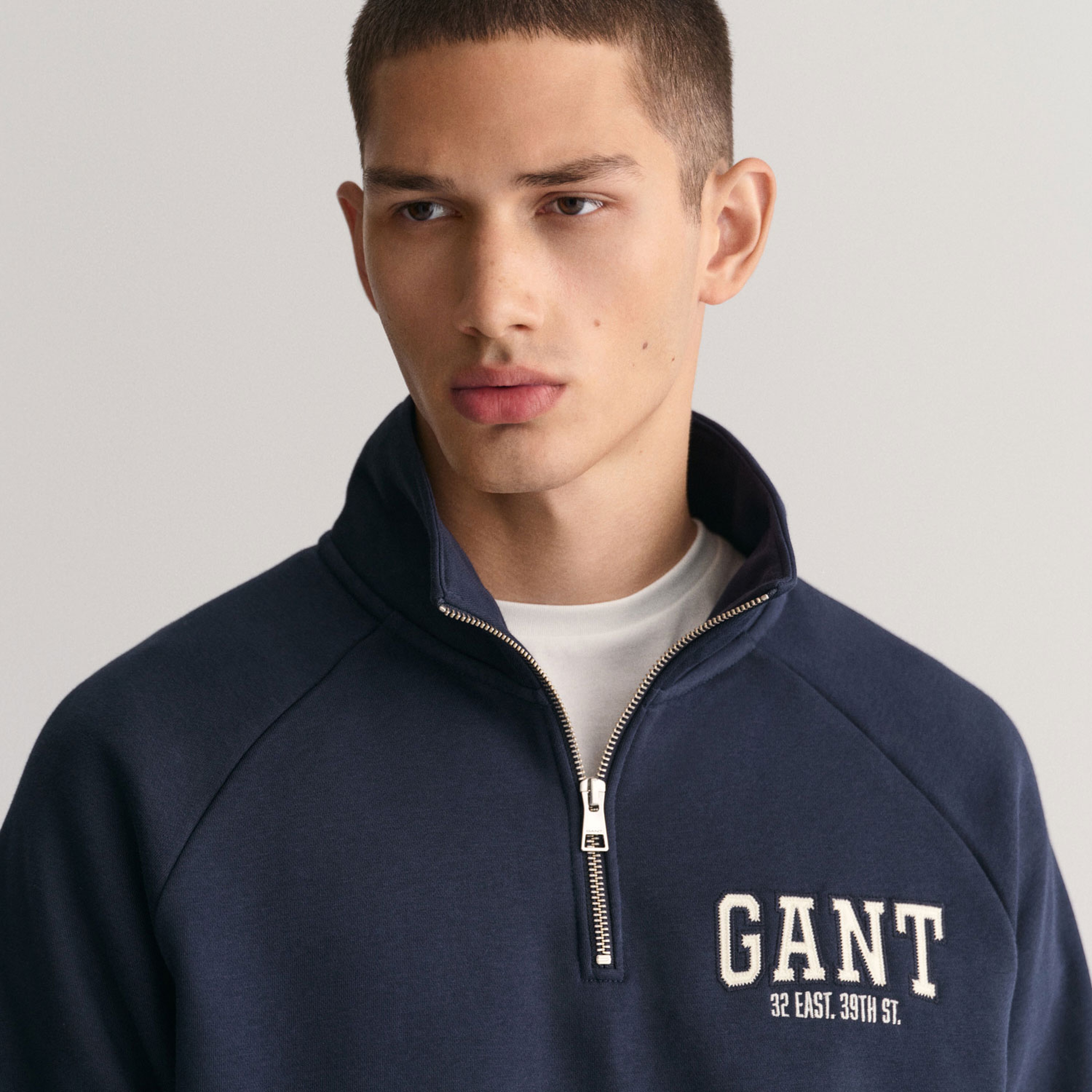 GANT Erkek Lacivert Regular Fit Yarım Fermuarlı Logolu Sweatshirt