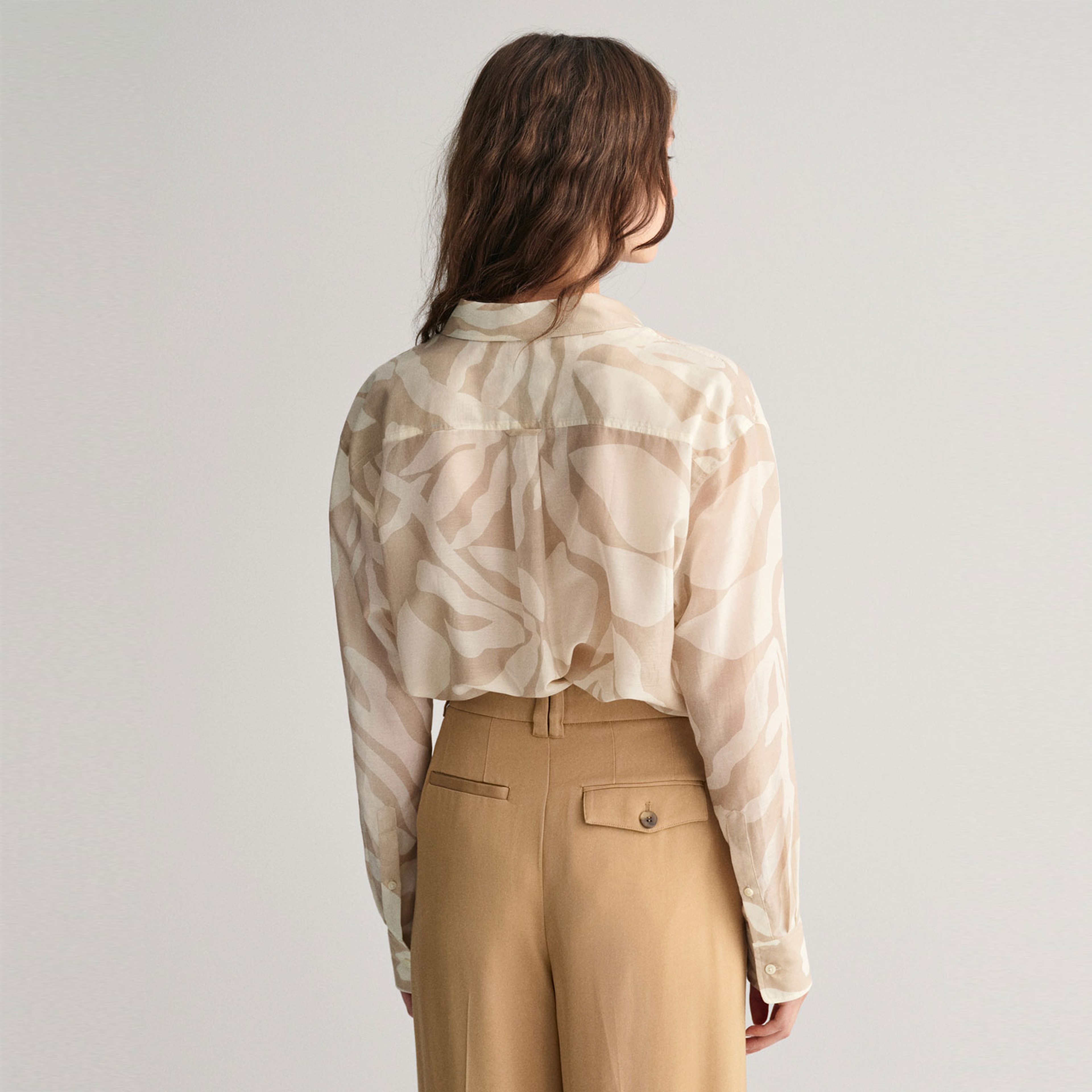 GANT Kadın Bej Relaxed Fit Klasik Yaka Desenli Gömlek