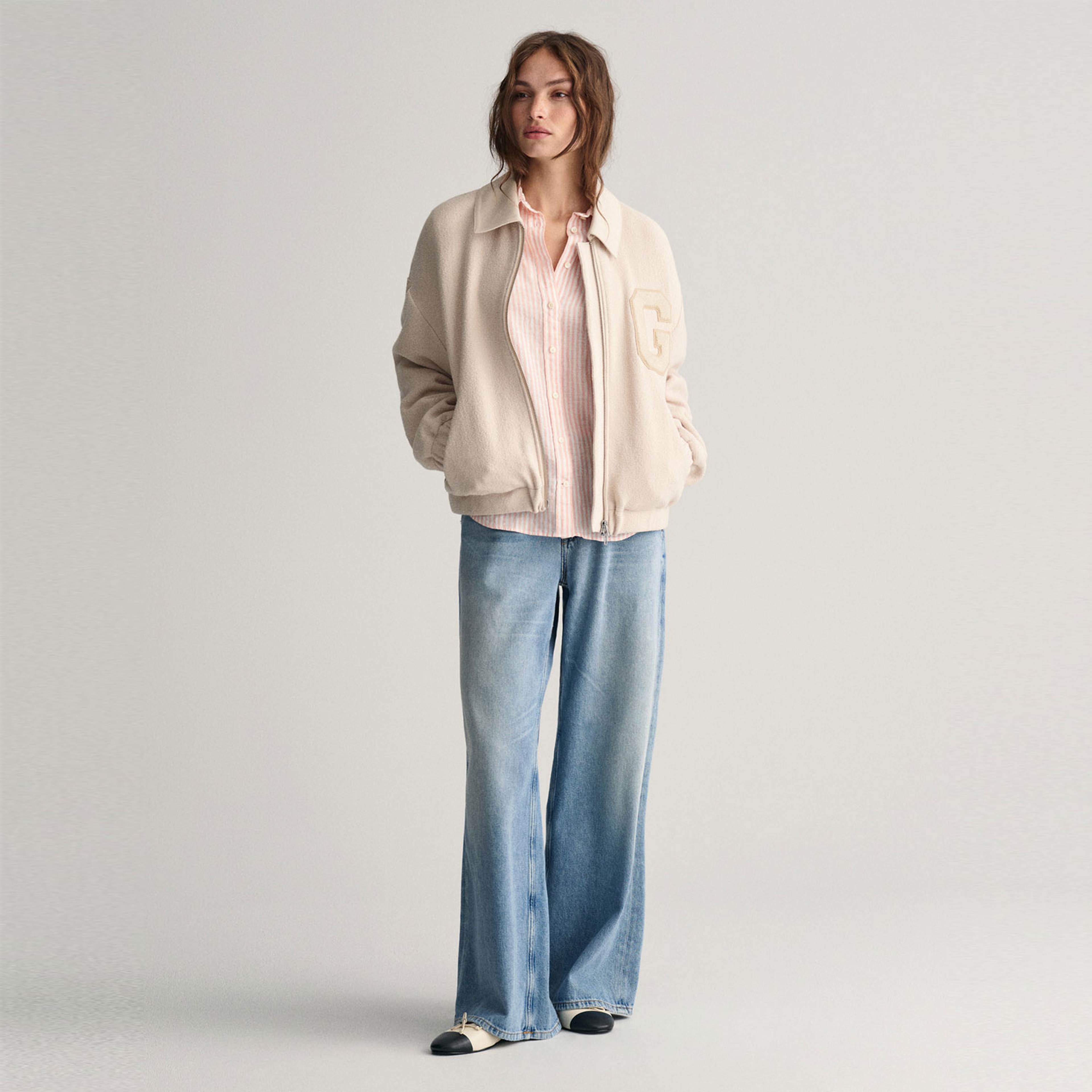 GANT Kadın Pembe Regular Fit Klasik Yaka Çizgili Keten Gömlek