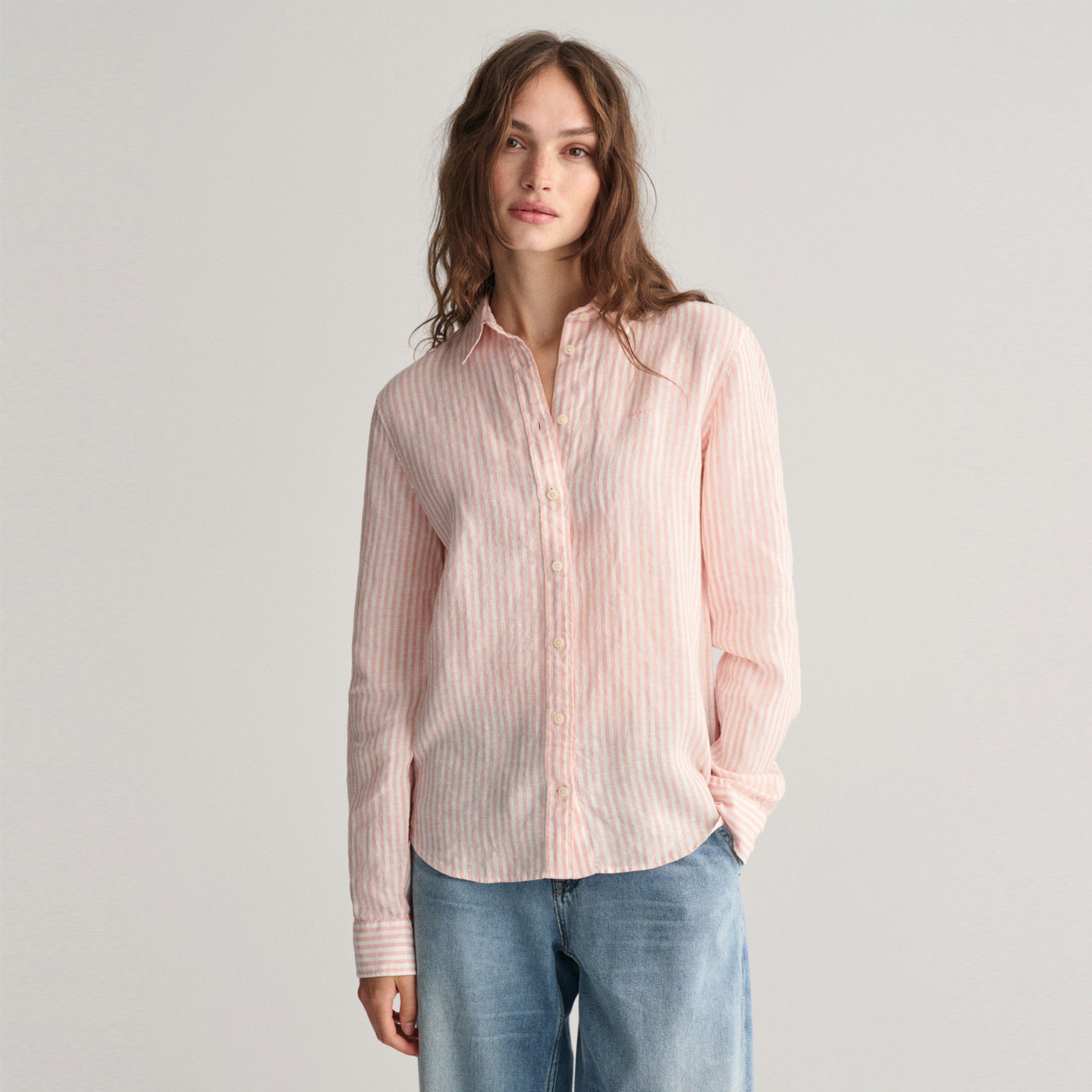 GANT Kadın Pembe Regular Fit Klasik Yaka Çizgili Keten Gömlek