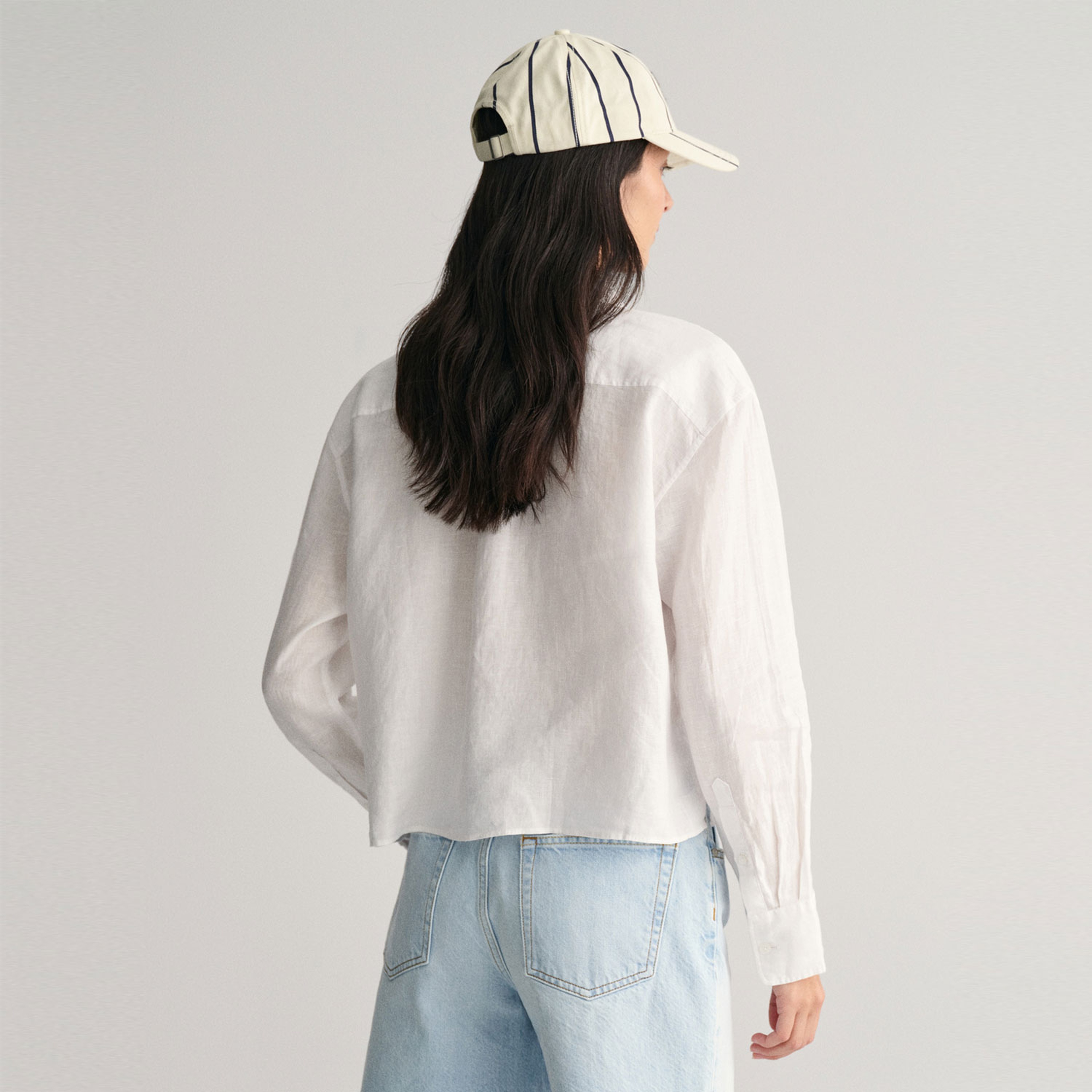 GANT Kadın Beyaz Relaxed Fit Klasik Yaka Keten Gömlek
