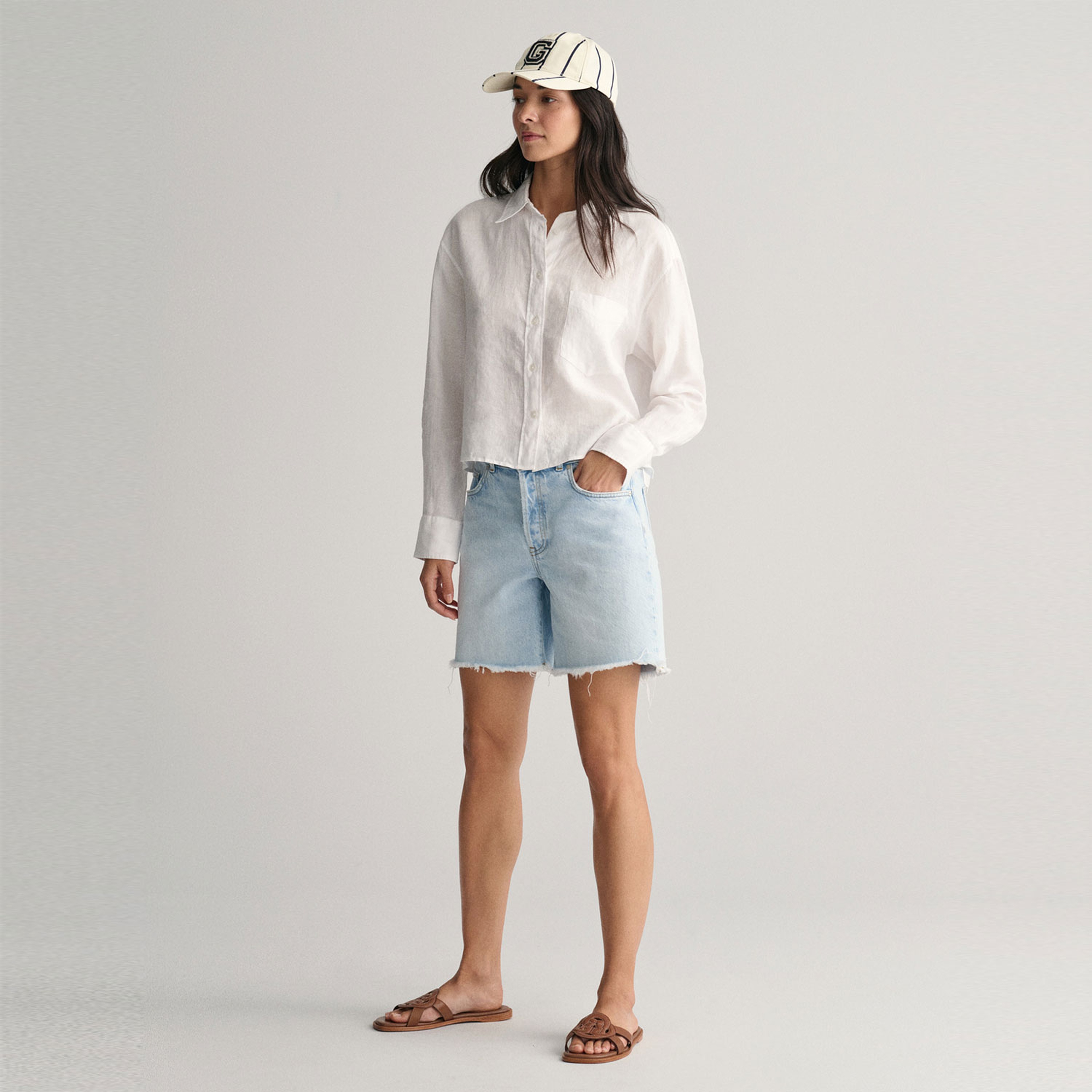GANT Kadın Beyaz Relaxed Fit Klasik Yaka Keten Gömlek