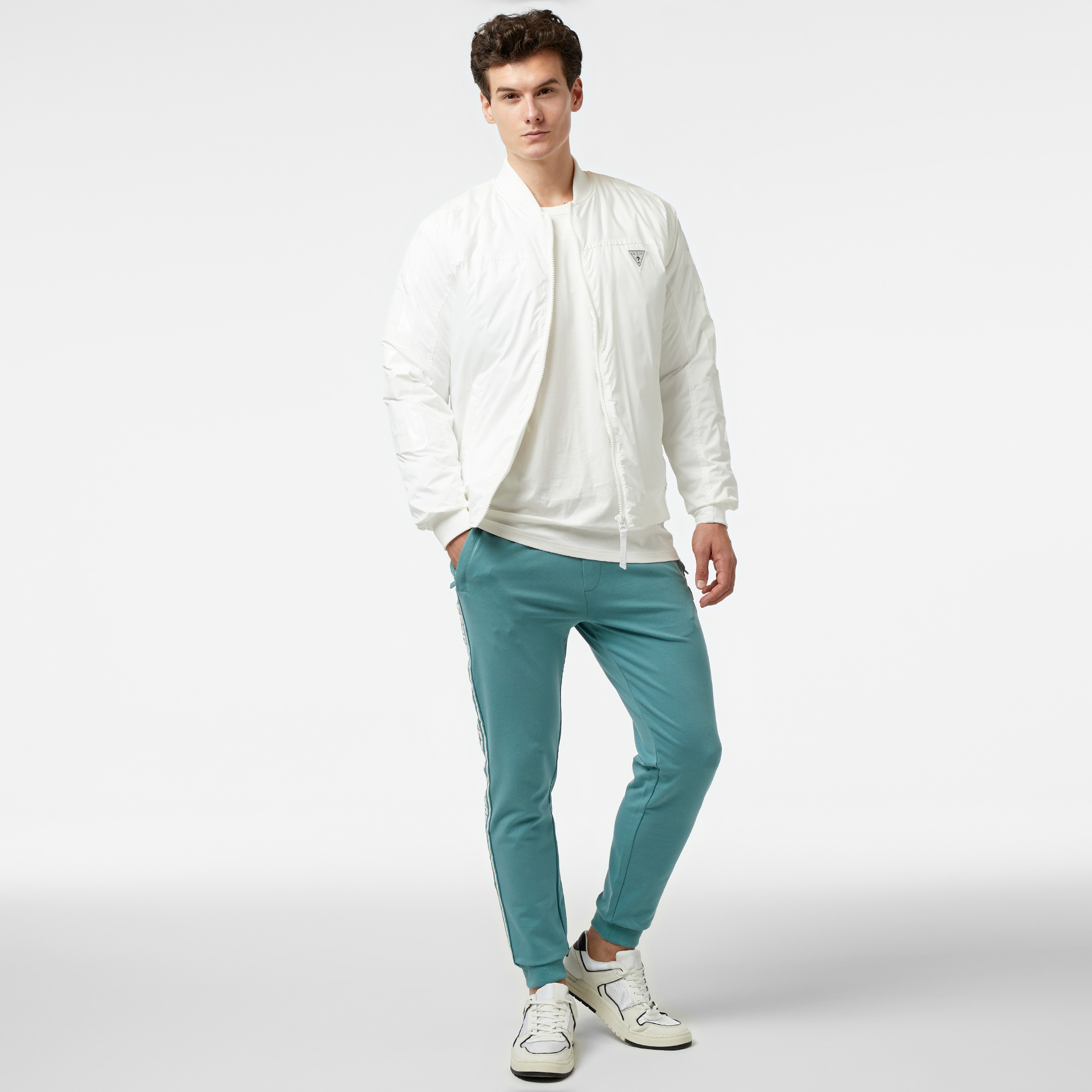 Guess Erkek Beyaz Mont