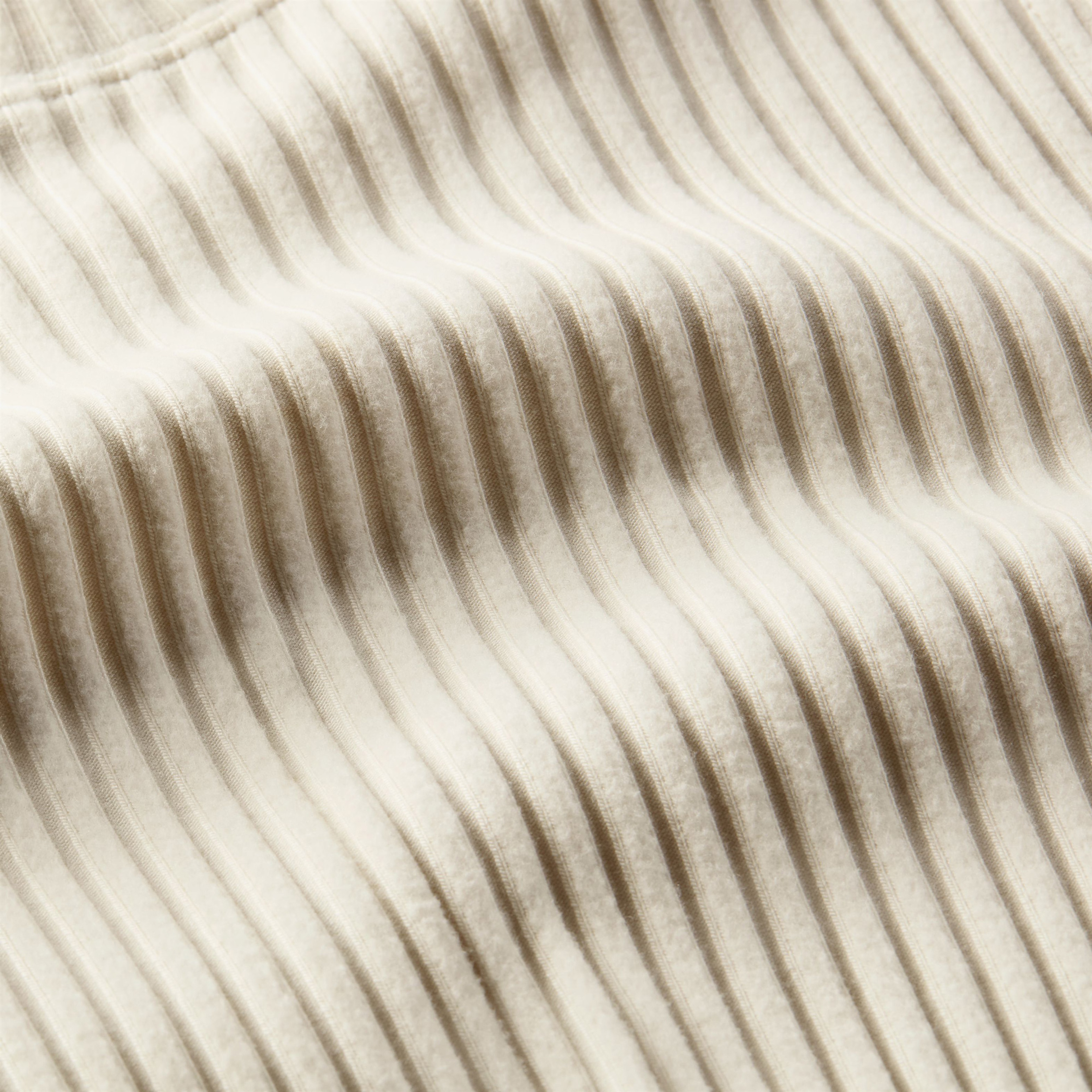 Nike Sportswear Chill Knit Kadın Beyaz Kolsuz T-Shirt