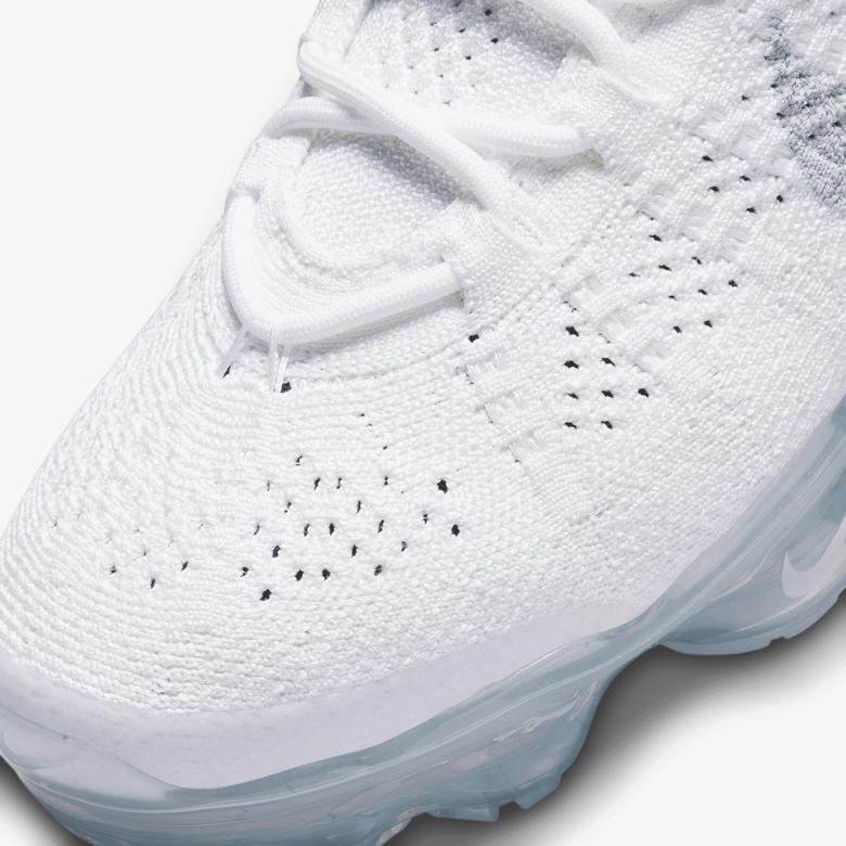Nike Air VaporMax 2023 Flyknit Kadın Beyaz Spor Ayakkabı
