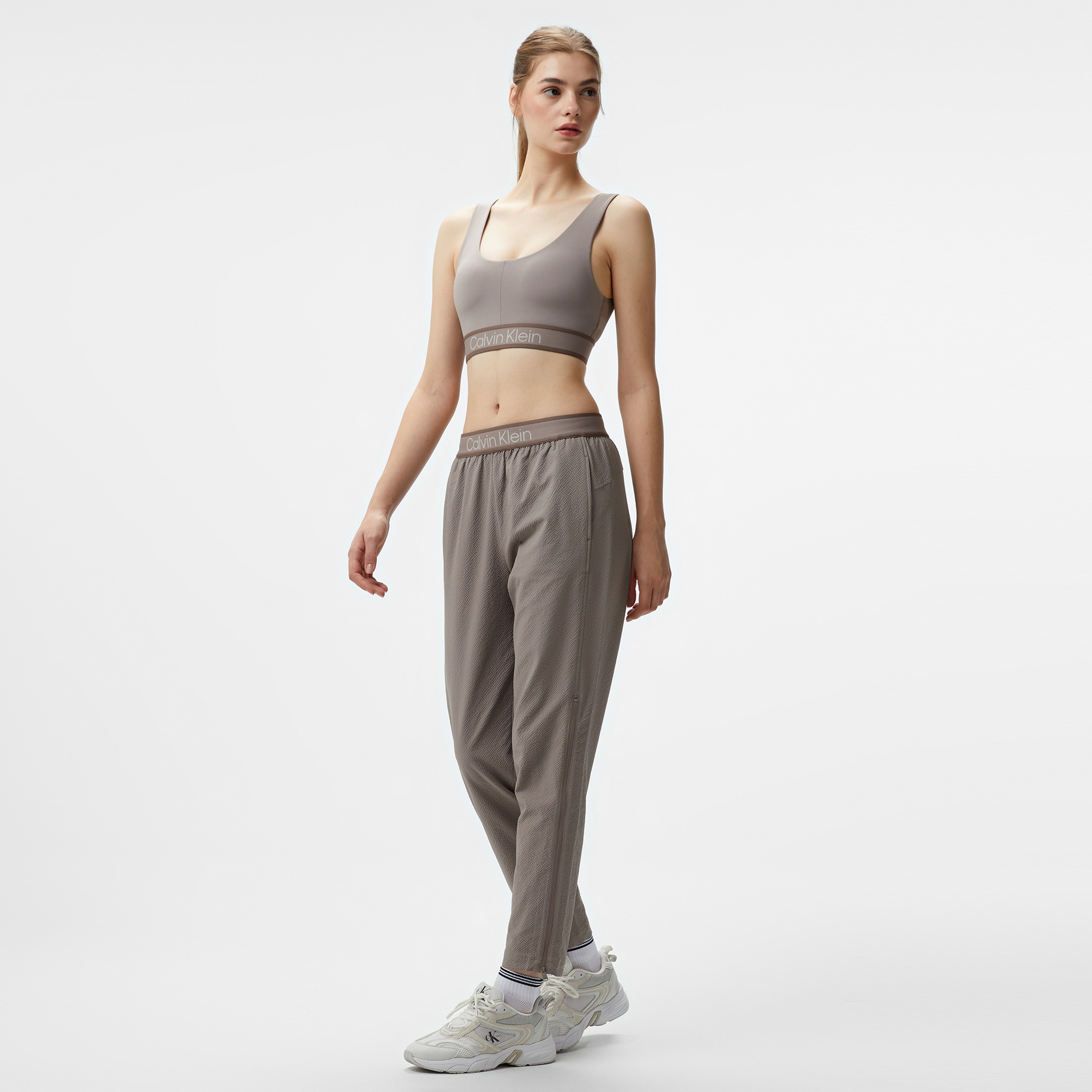 Calvin Klein Kadın Kahverengi Pantolon