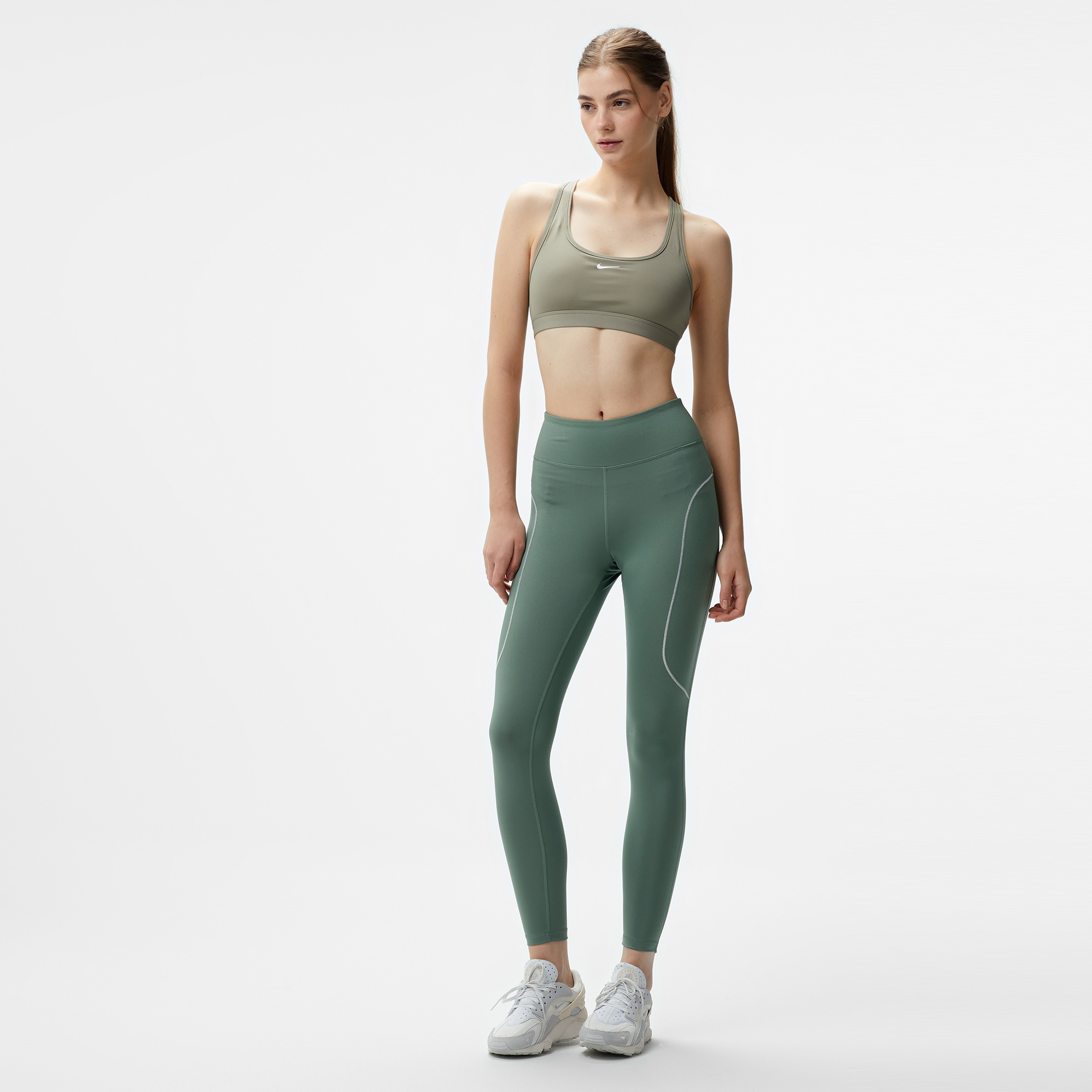 Nike Swoosh Light Support Kadın Yeşil Bra