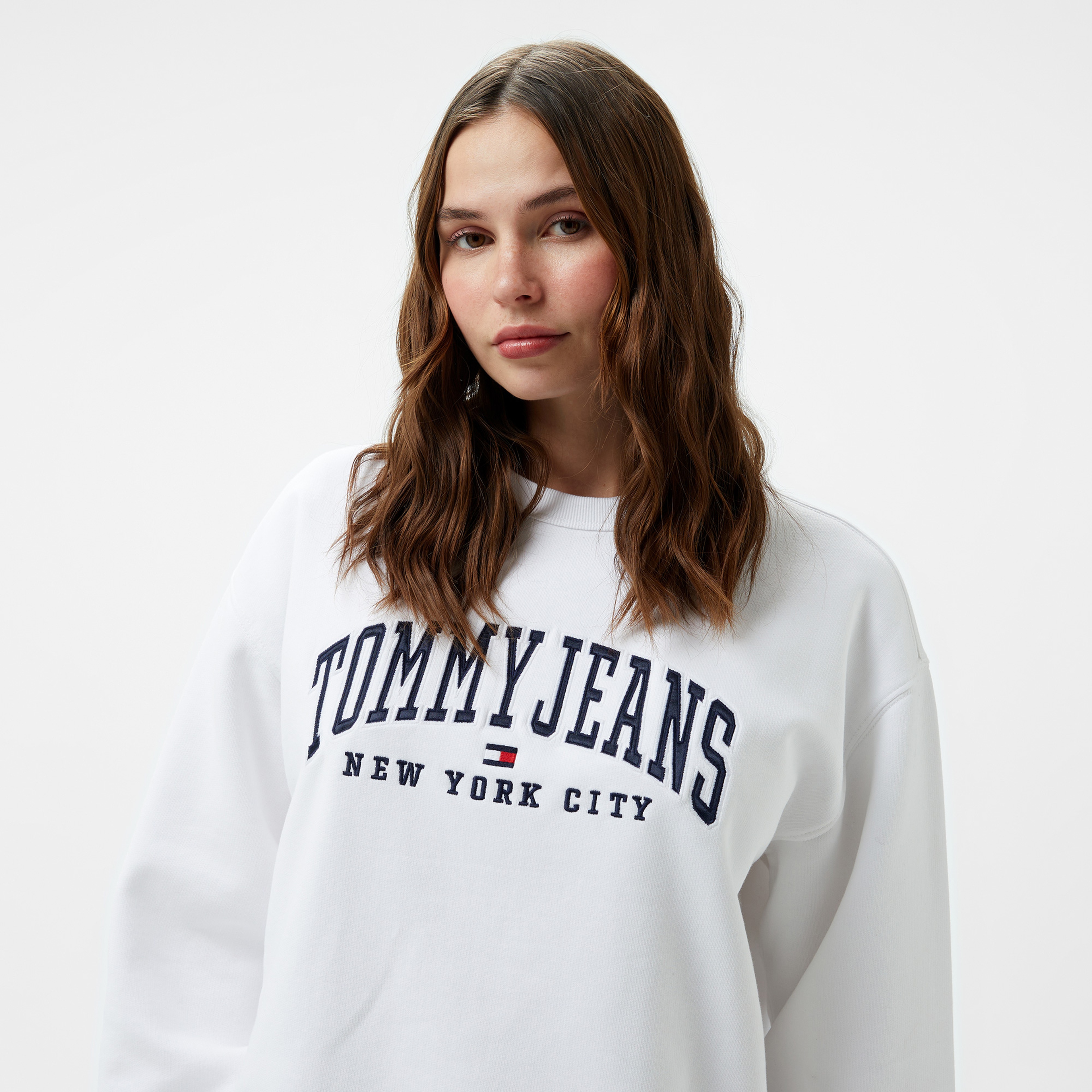 Tommy Jeans Kadın Beyaz Sweatshirt