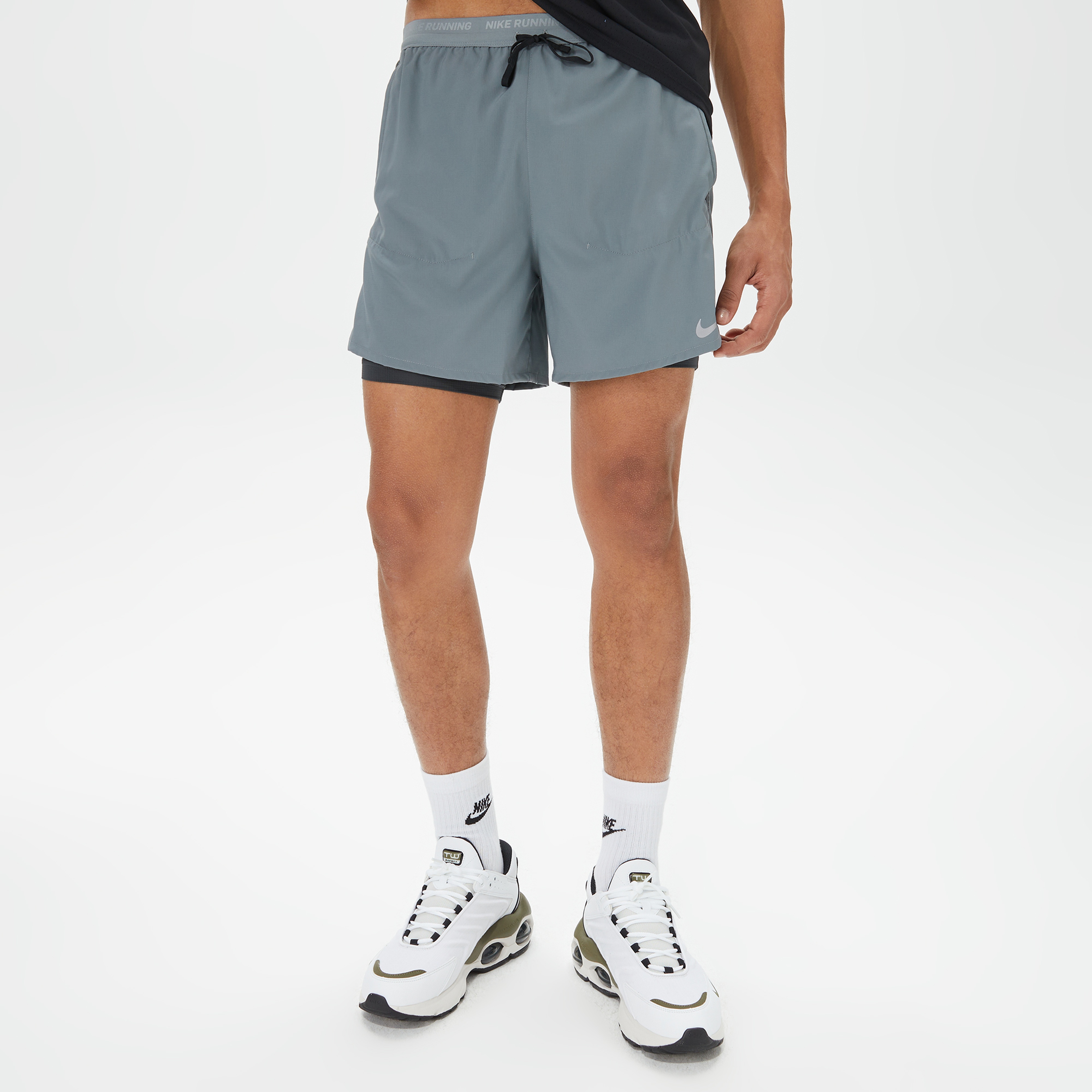 Nike Dri-FIT Stride 13 cm Hybrid Erkek Gri Şort