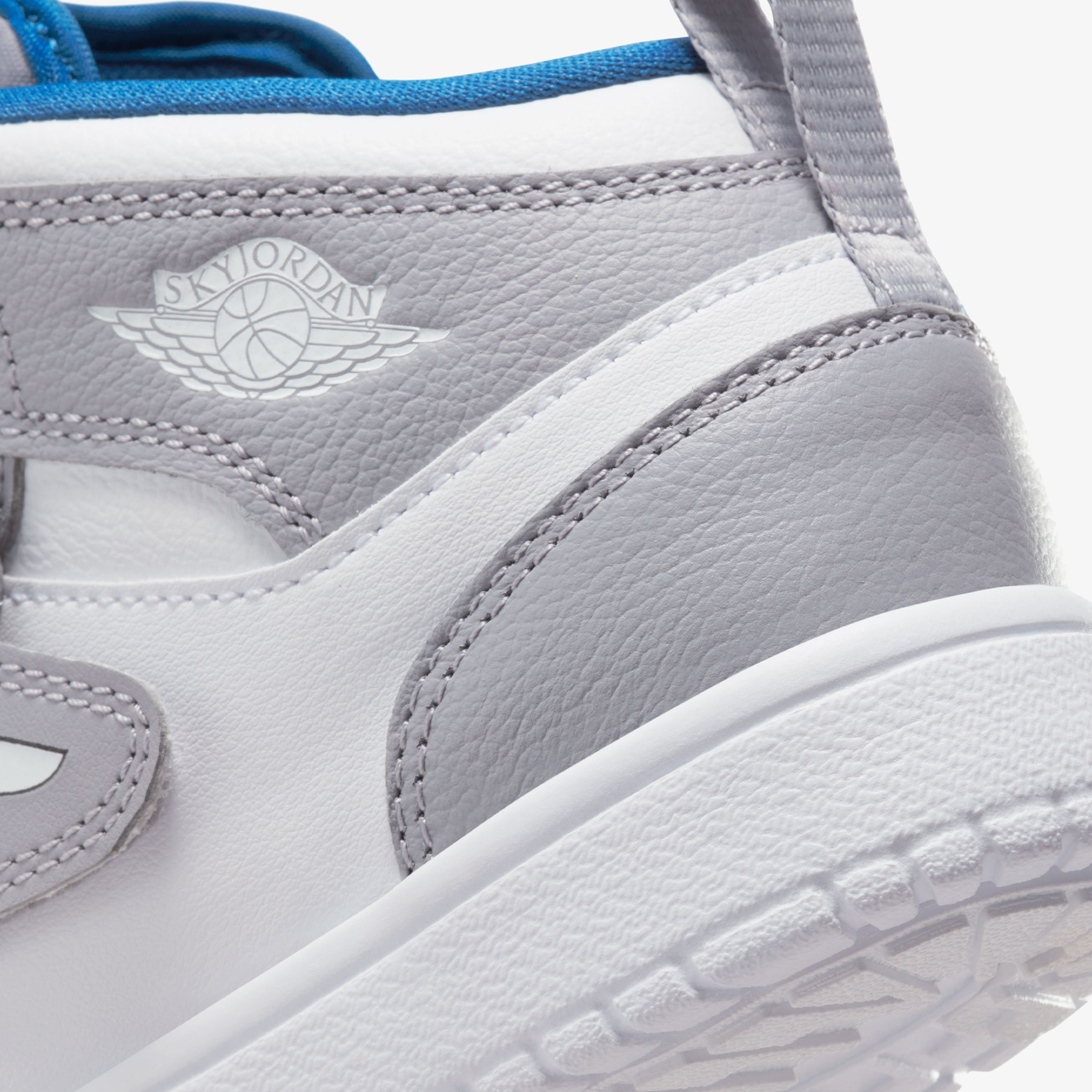 Jordan 1 Sky Çocuk Gri Spor Ayakkabı