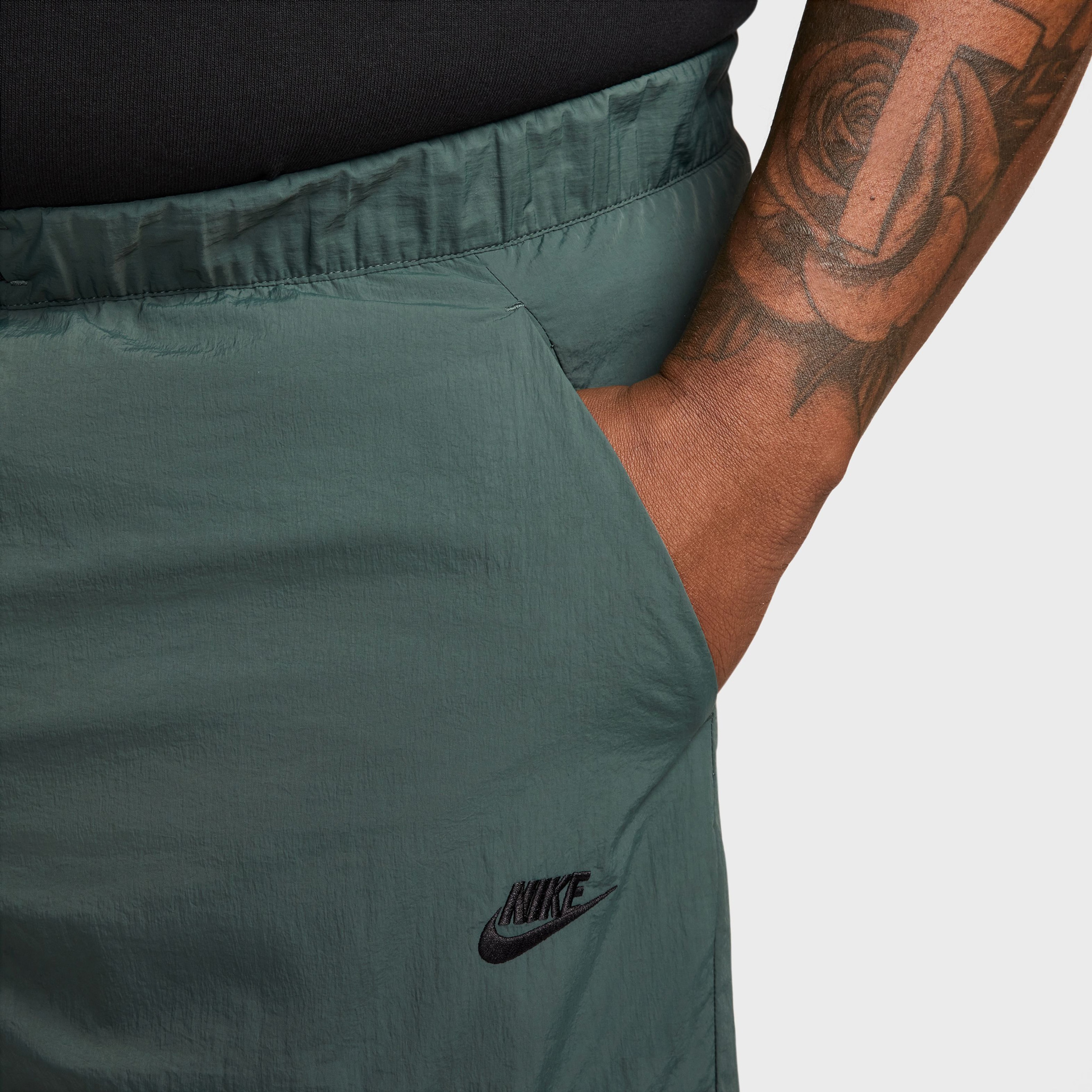 Nike Tech Woven Erkek Yeşil Eşofman Altı