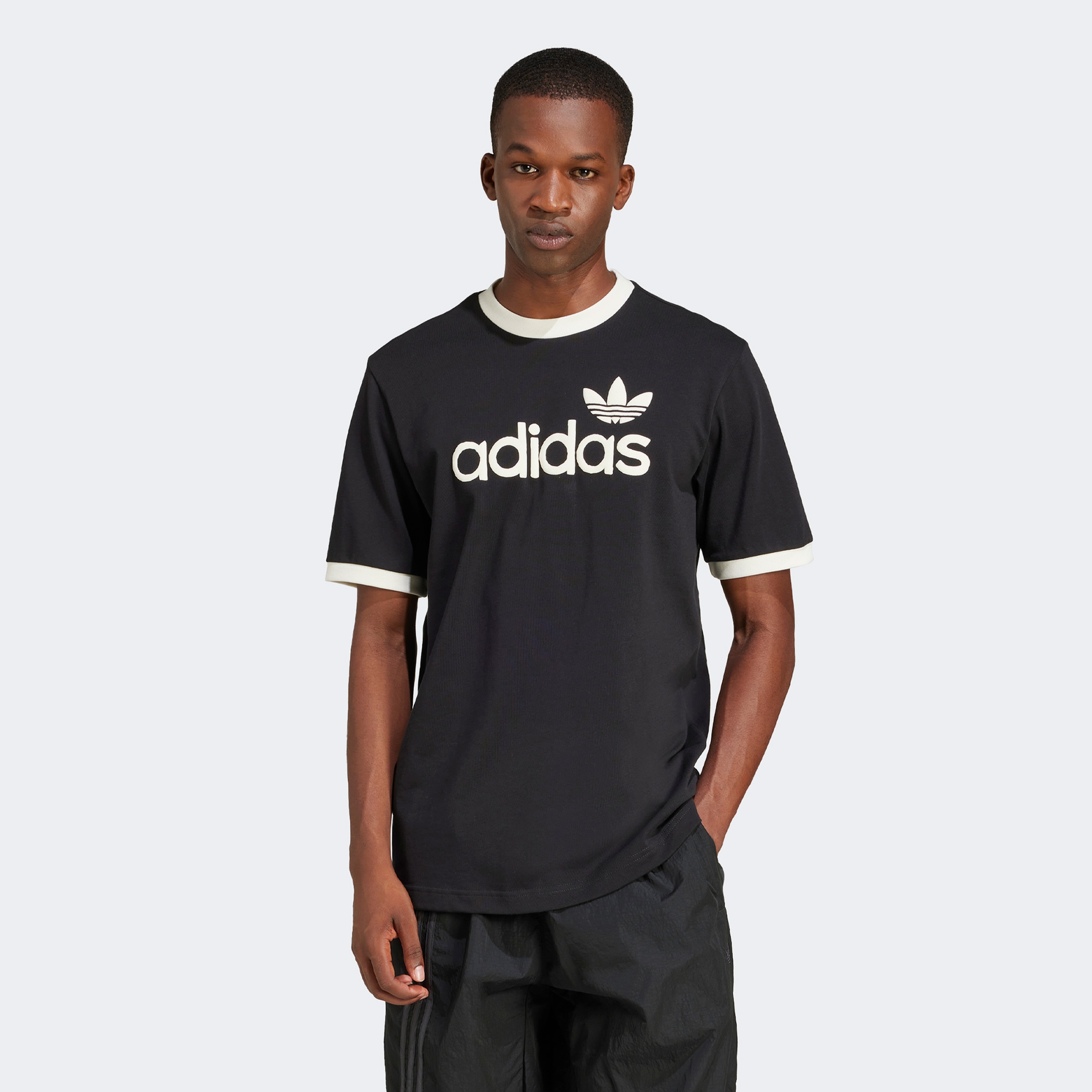 adidas Simple Erkek Siyah T-Shirt