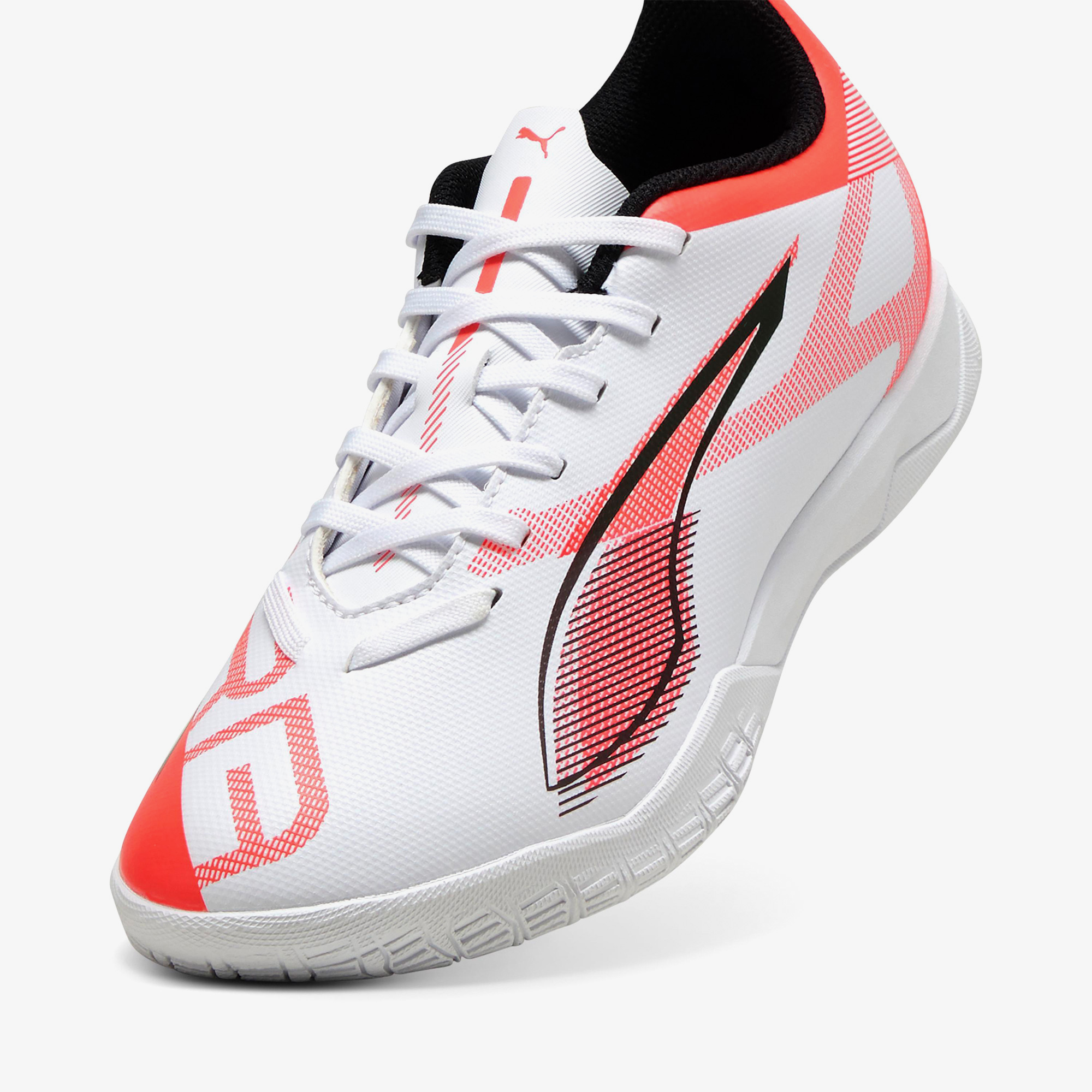 Puma Ultra 5 Play it Jr Çocuk Beyaz Krampon