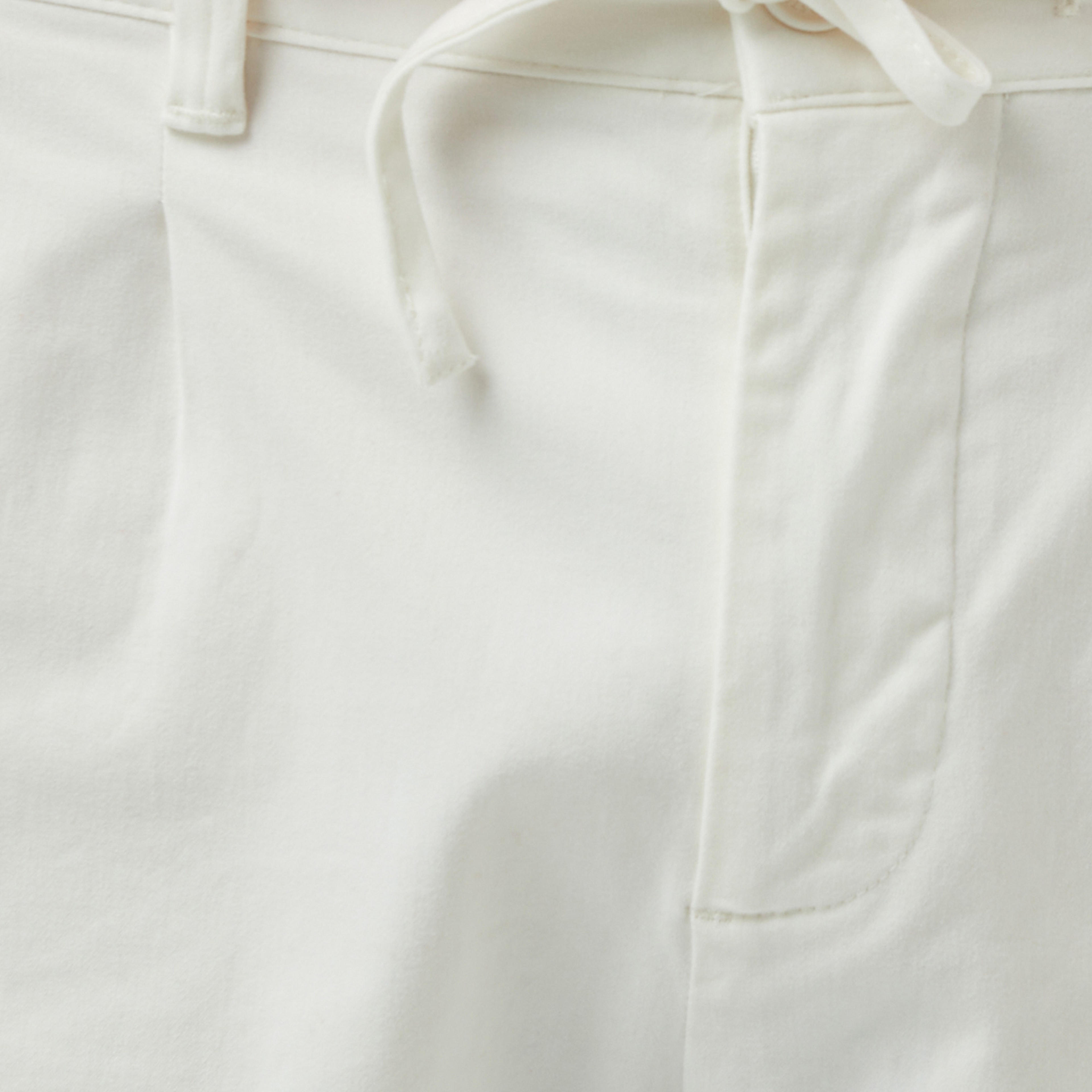 Erkek Tapered Fit Beyaz Bermuda Şort