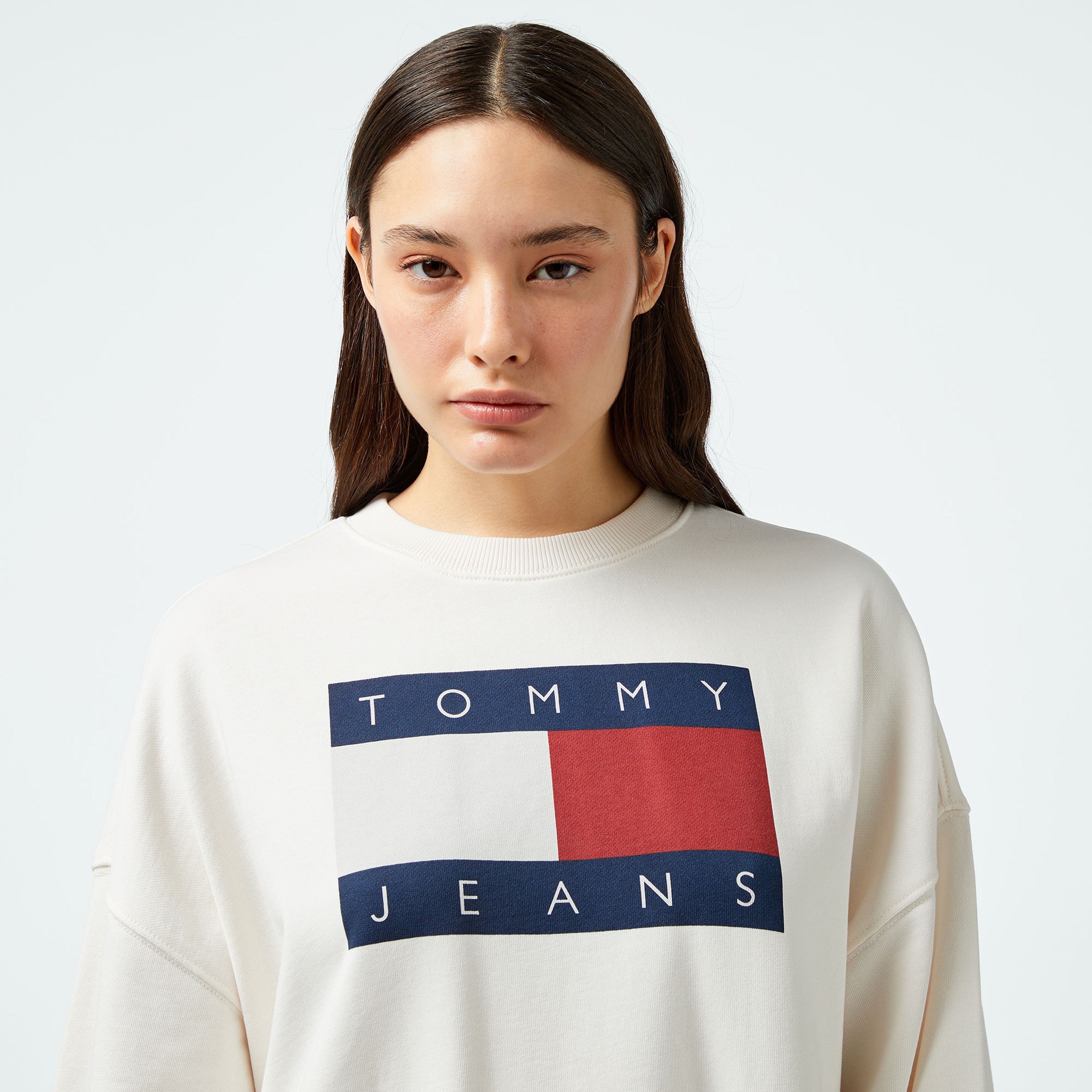Tommy Jeans Kadın Beyaz Sweatshirt