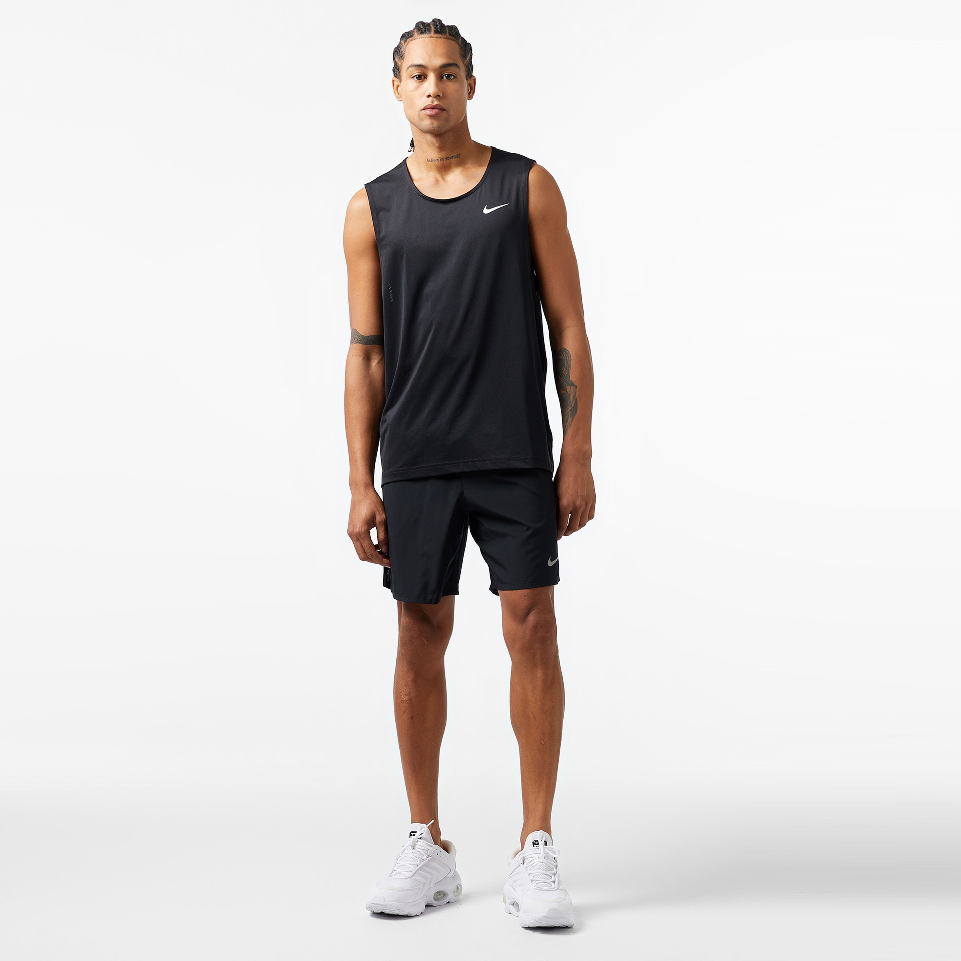 Nike Dri-Fit Challenger 18cm Erkek Siyah Şort