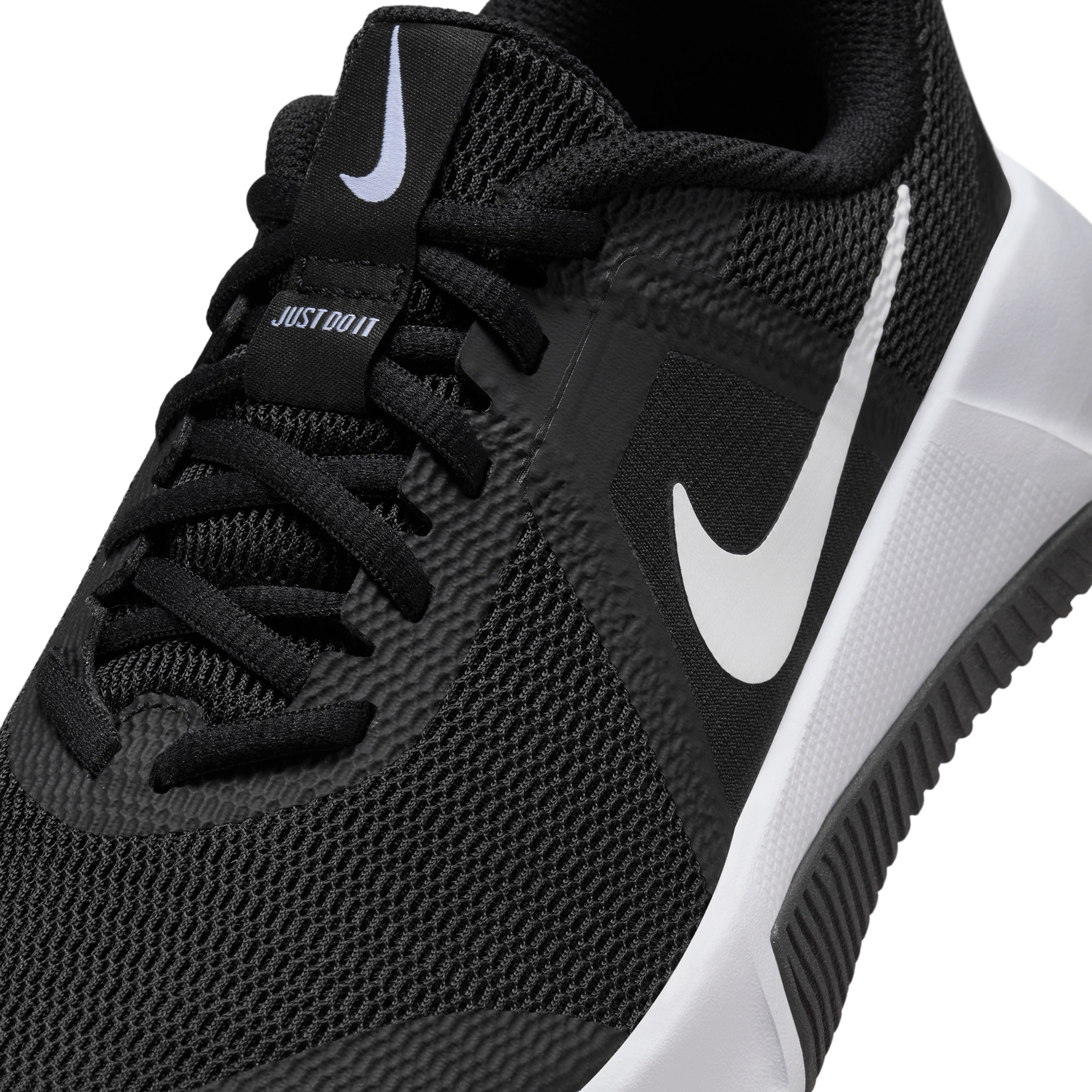 Nike MC Trainer 3 Kadın Siyah Spor Ayakkabı
