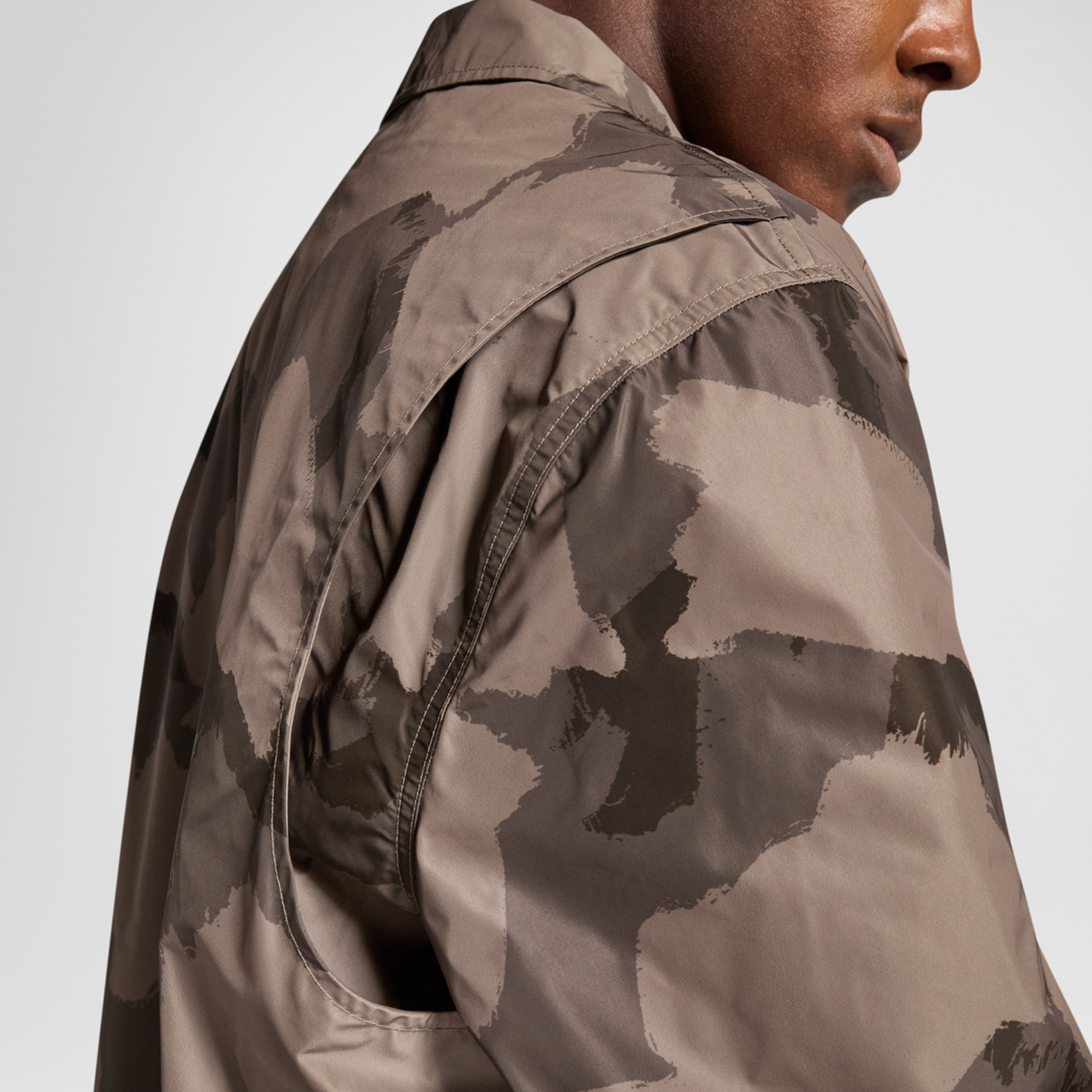 Converse Go-To Unisex Desenli Haki Yağmurluk