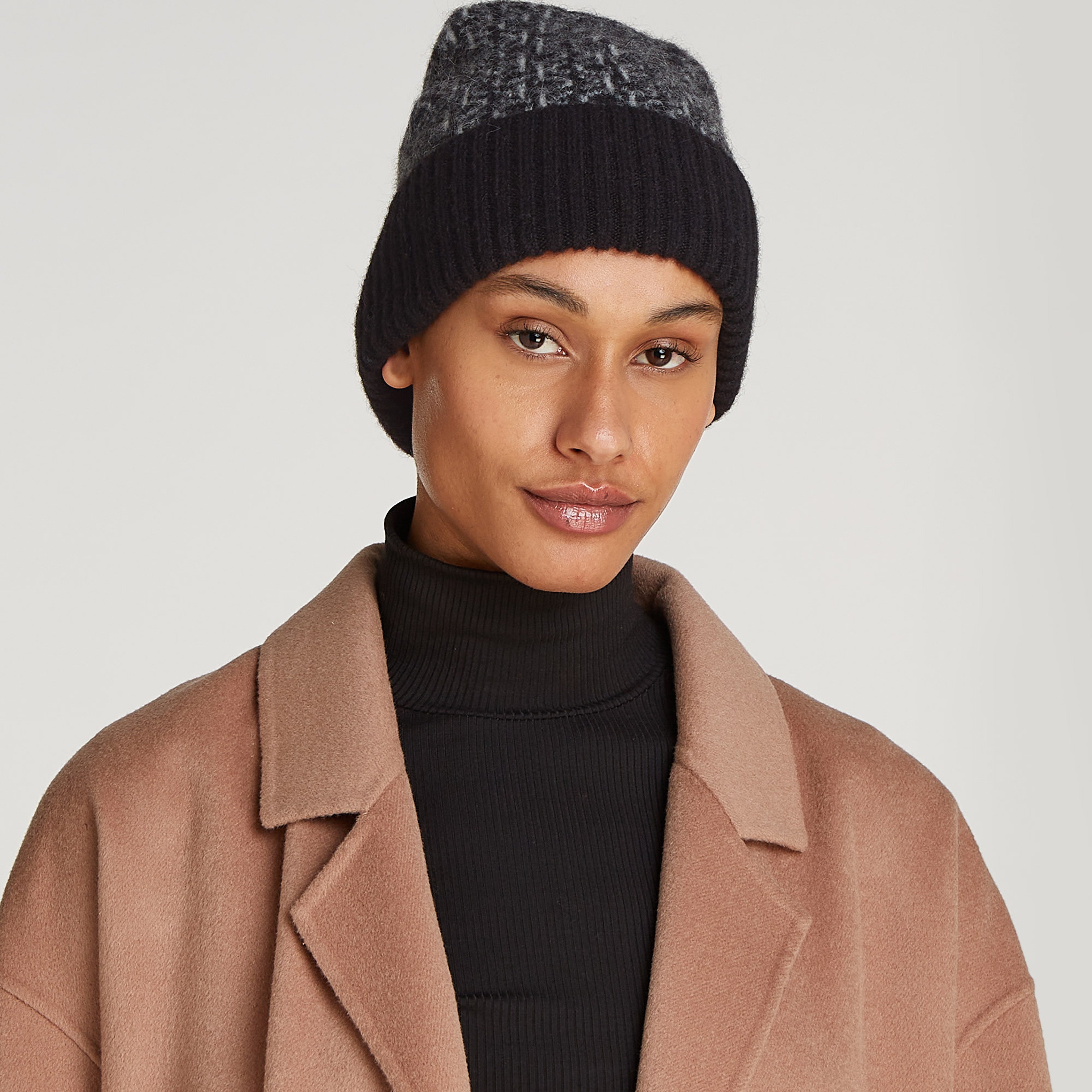 Calvin Klein Kadın Siyah Bere