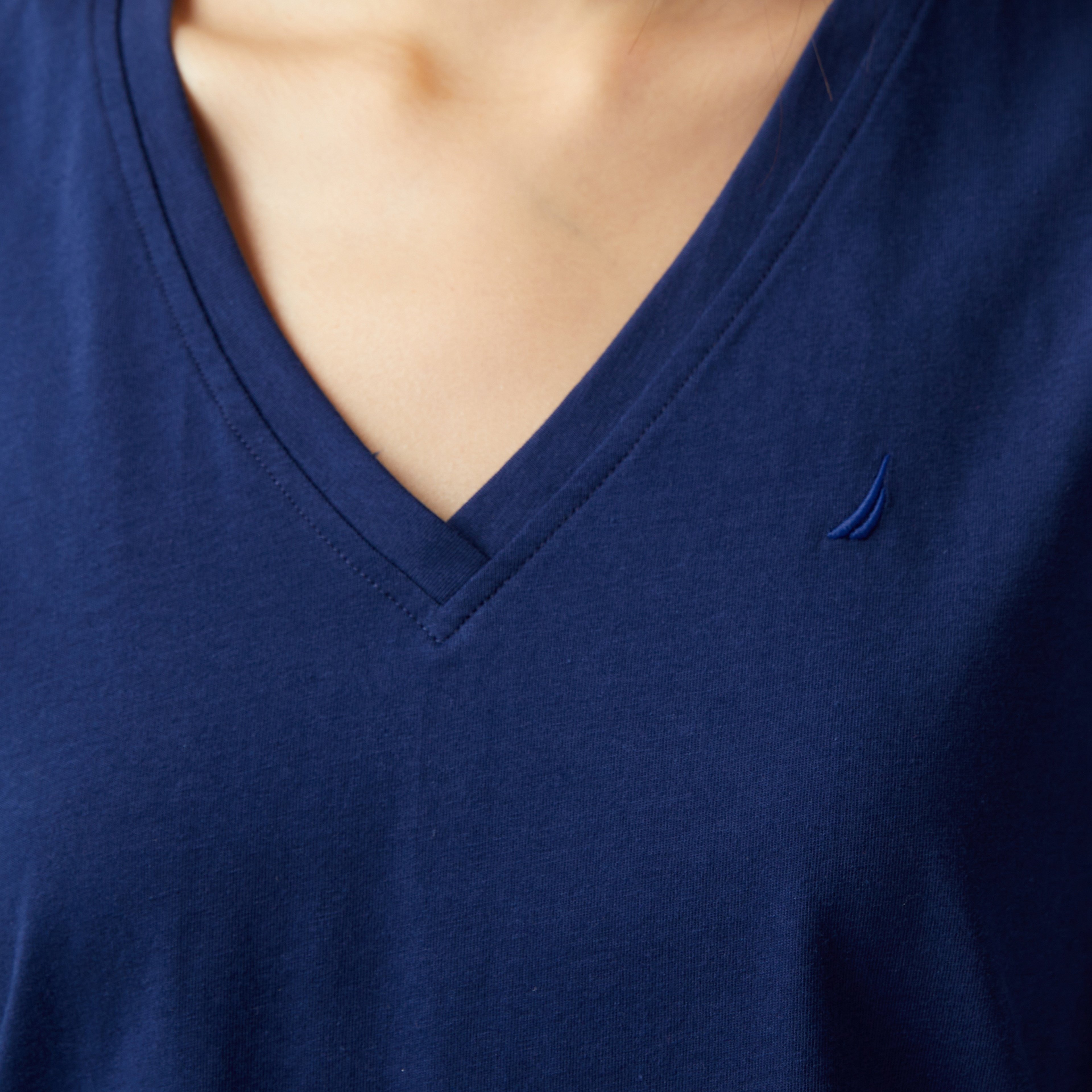 Nautica Kadın Lacivert Regular Fit T-Shirt