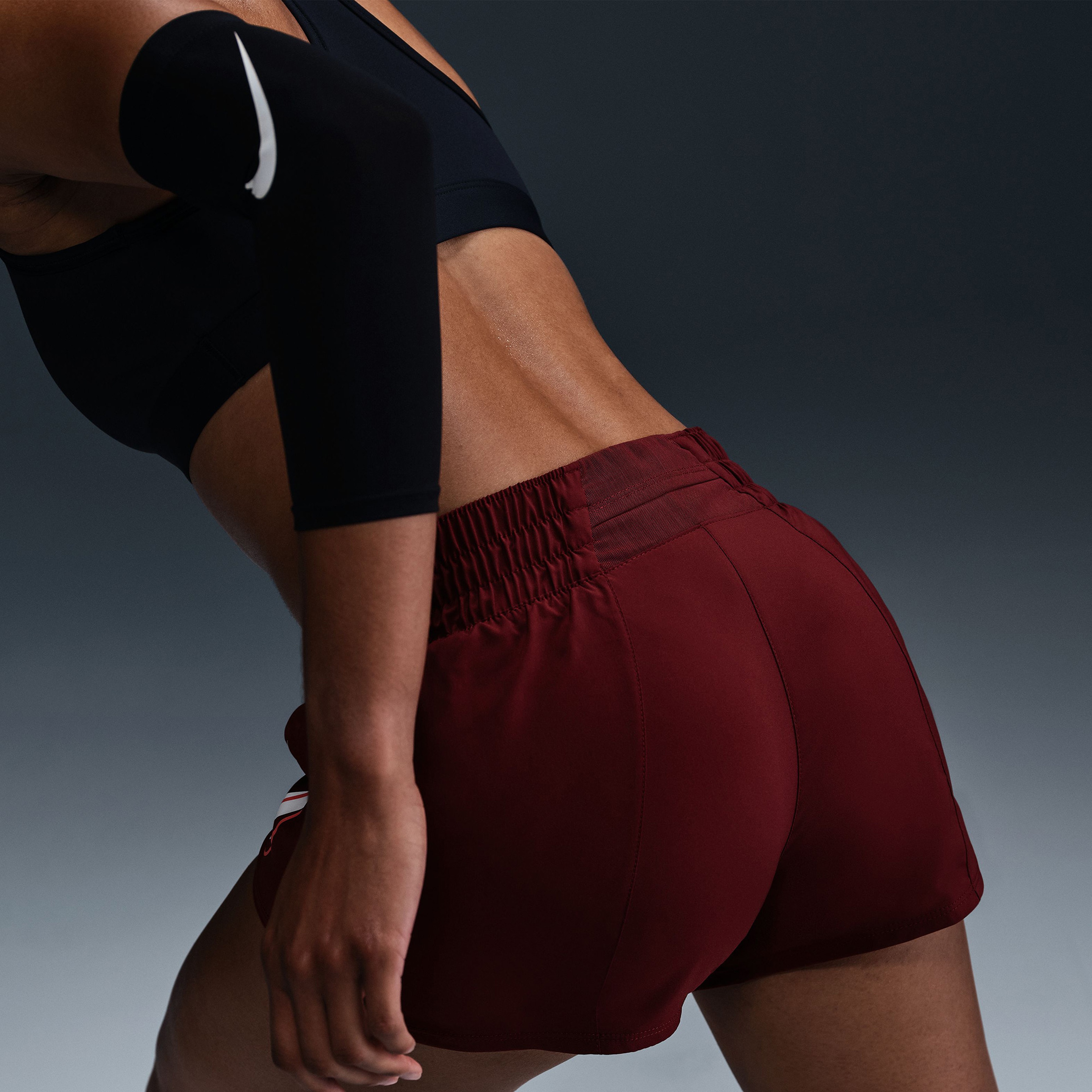 Nike One Swoosh Dri-Fit Kadın Bordo Şort