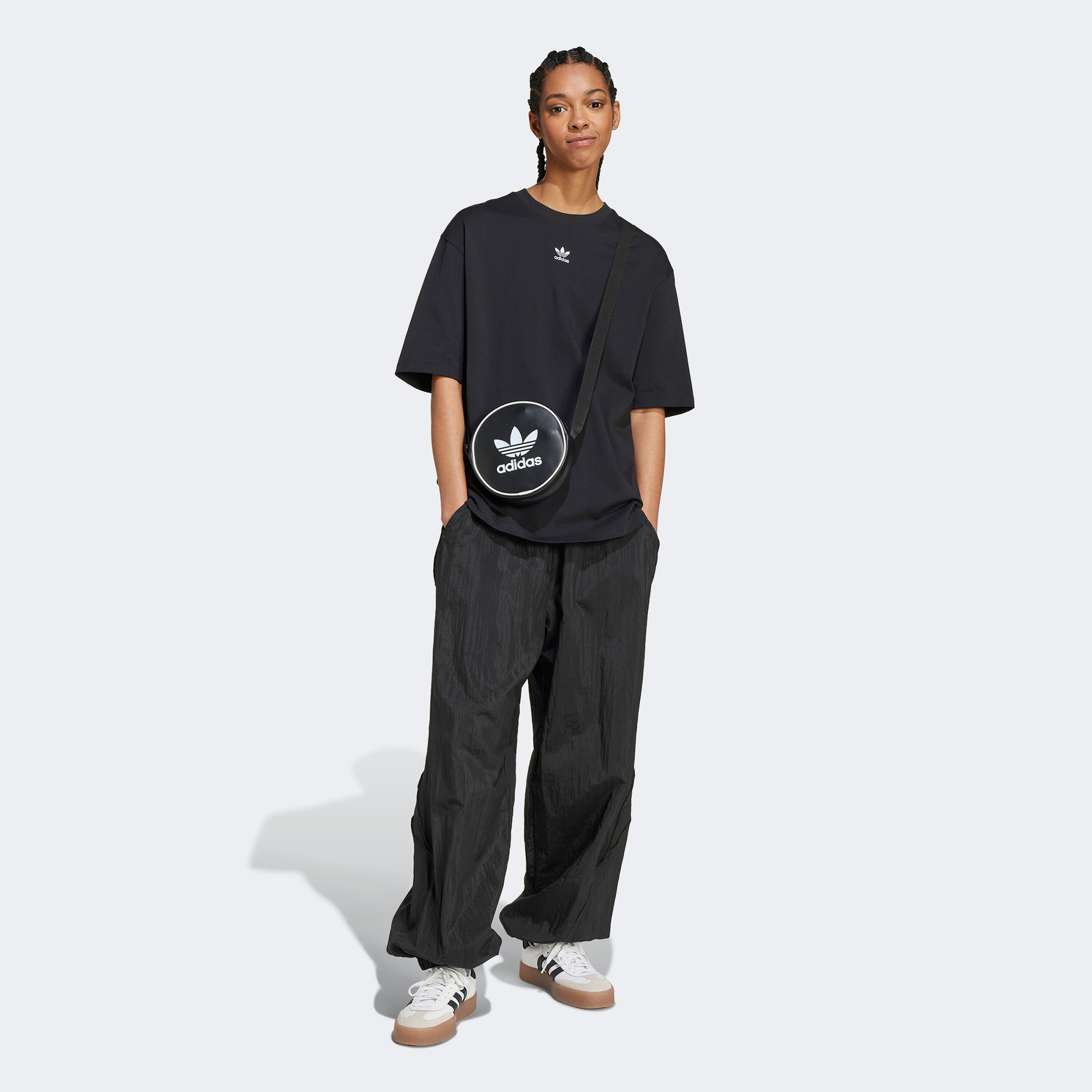 adidas Essentials Boyfriend Kadın Siyah T-Shirt