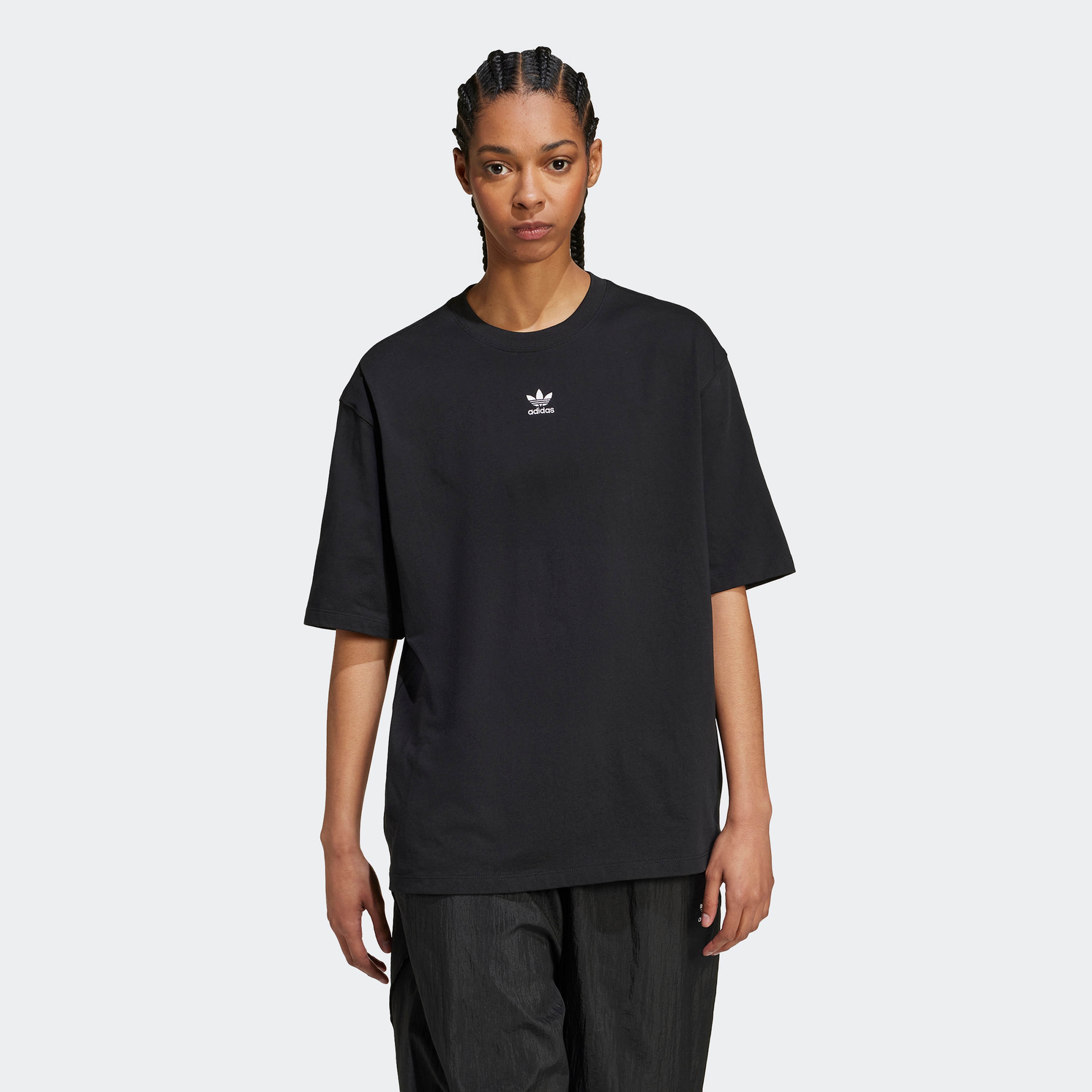 adidas Essentials Boyfriend Kadın Siyah T-Shirt