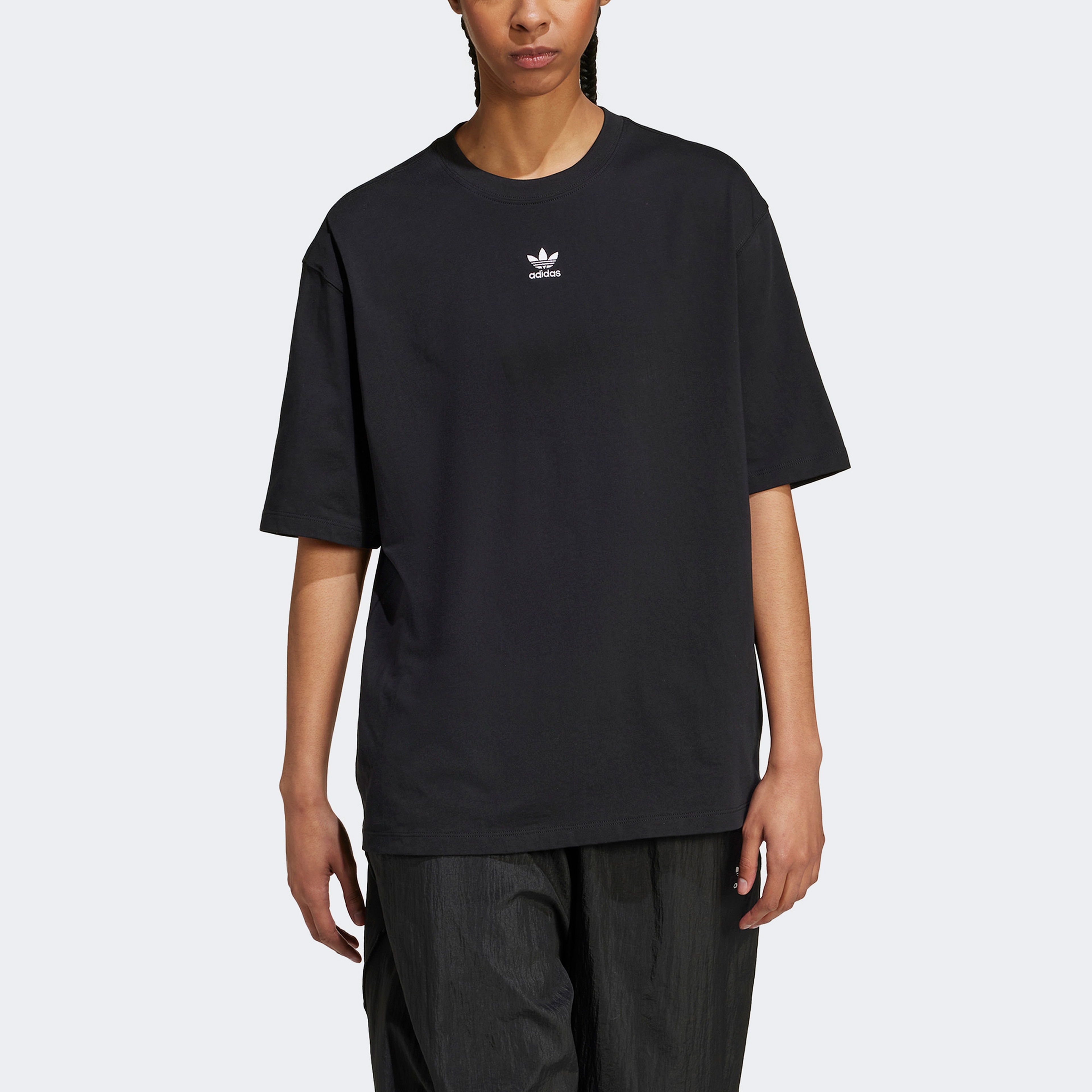 adidas Essentials Boyfriend Kadın Siyah T-Shirt
