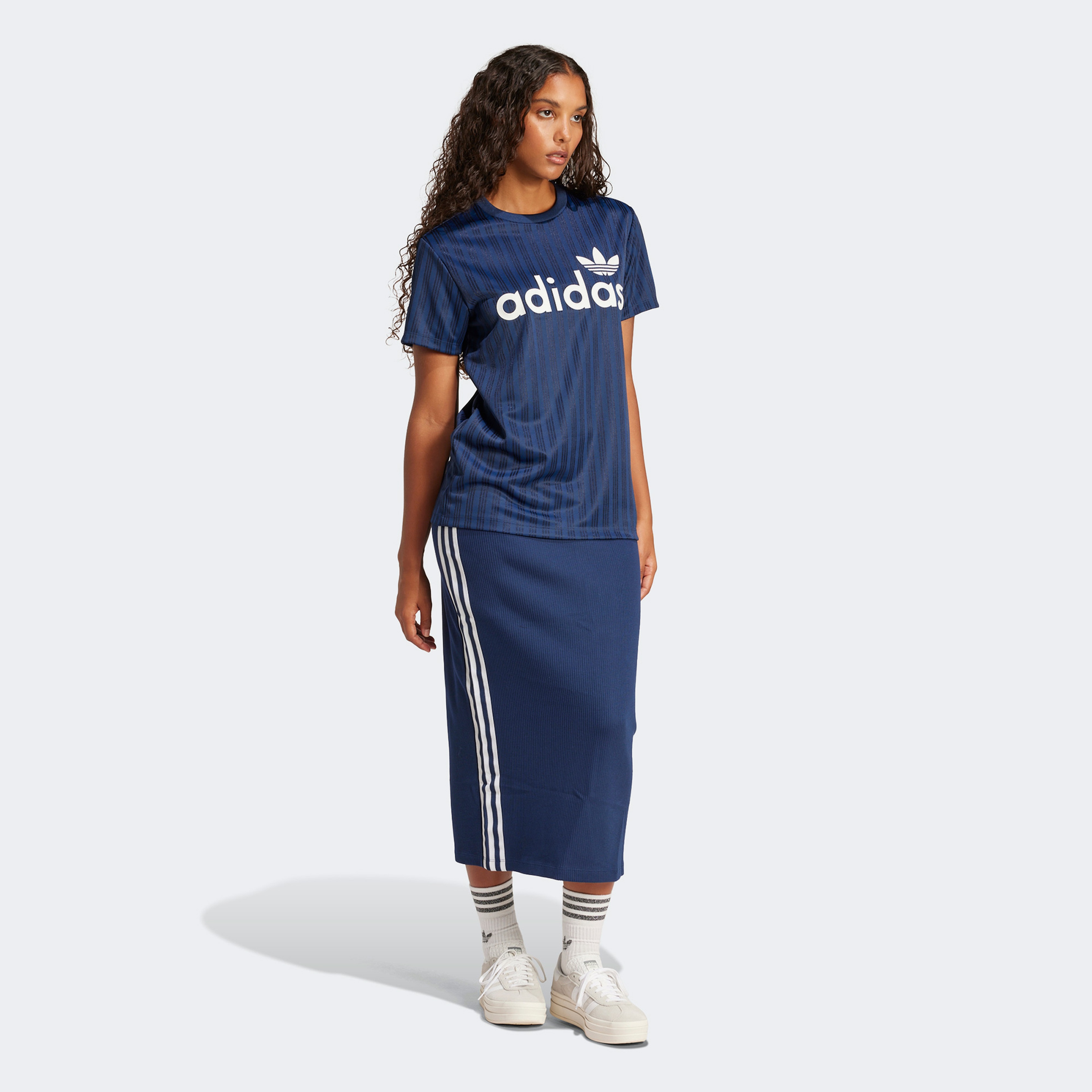 adidas Linear Graphic Boyfriend Kadın Mavi T-Shirt