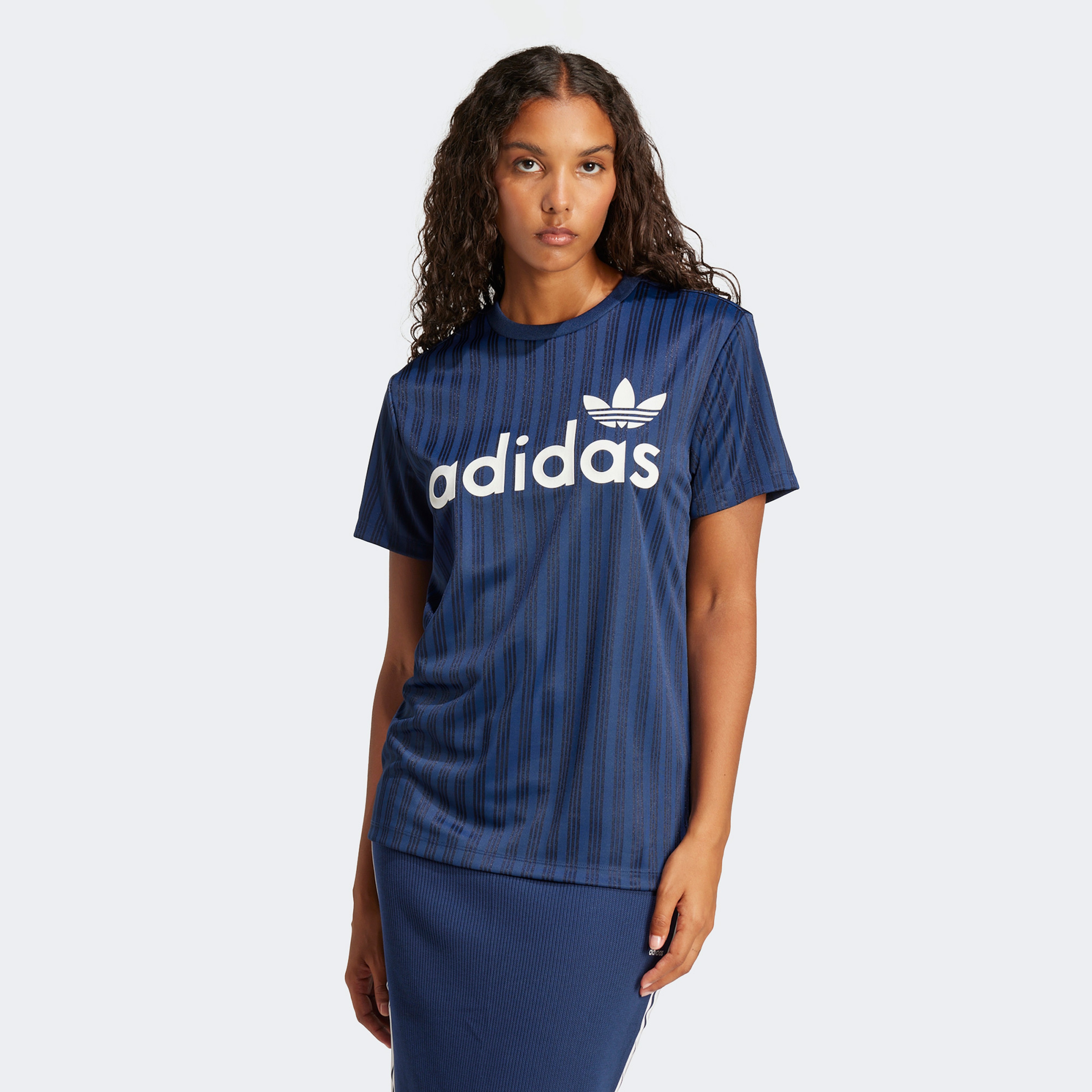 adidas Linear Graphic Boyfriend Kadın Mavi T-Shirt