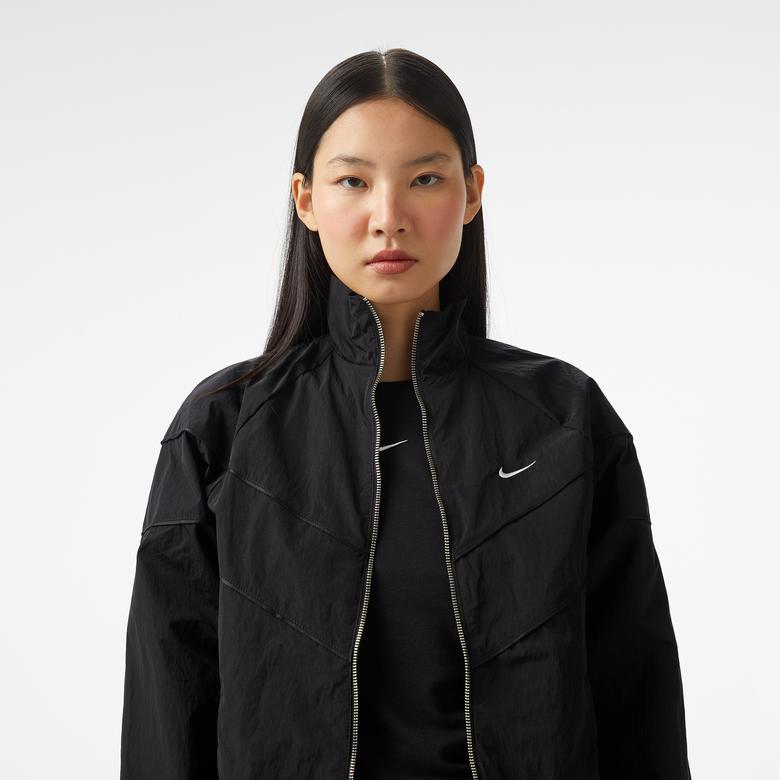 Nike Windrunner Kadın Siyah Ceket