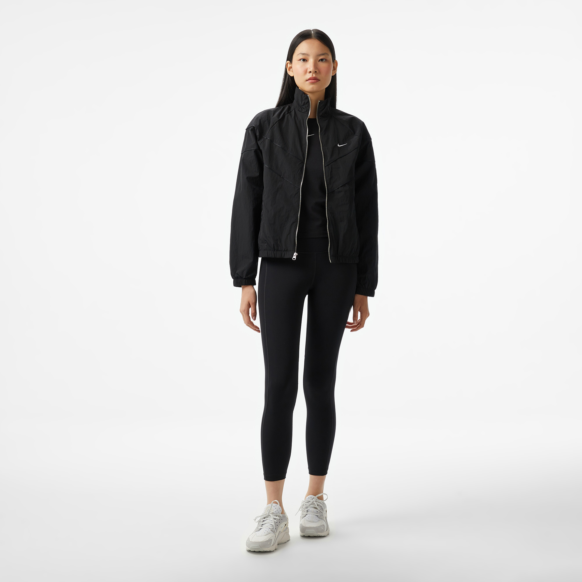 Nike Windrunner Kadın Siyah Ceket