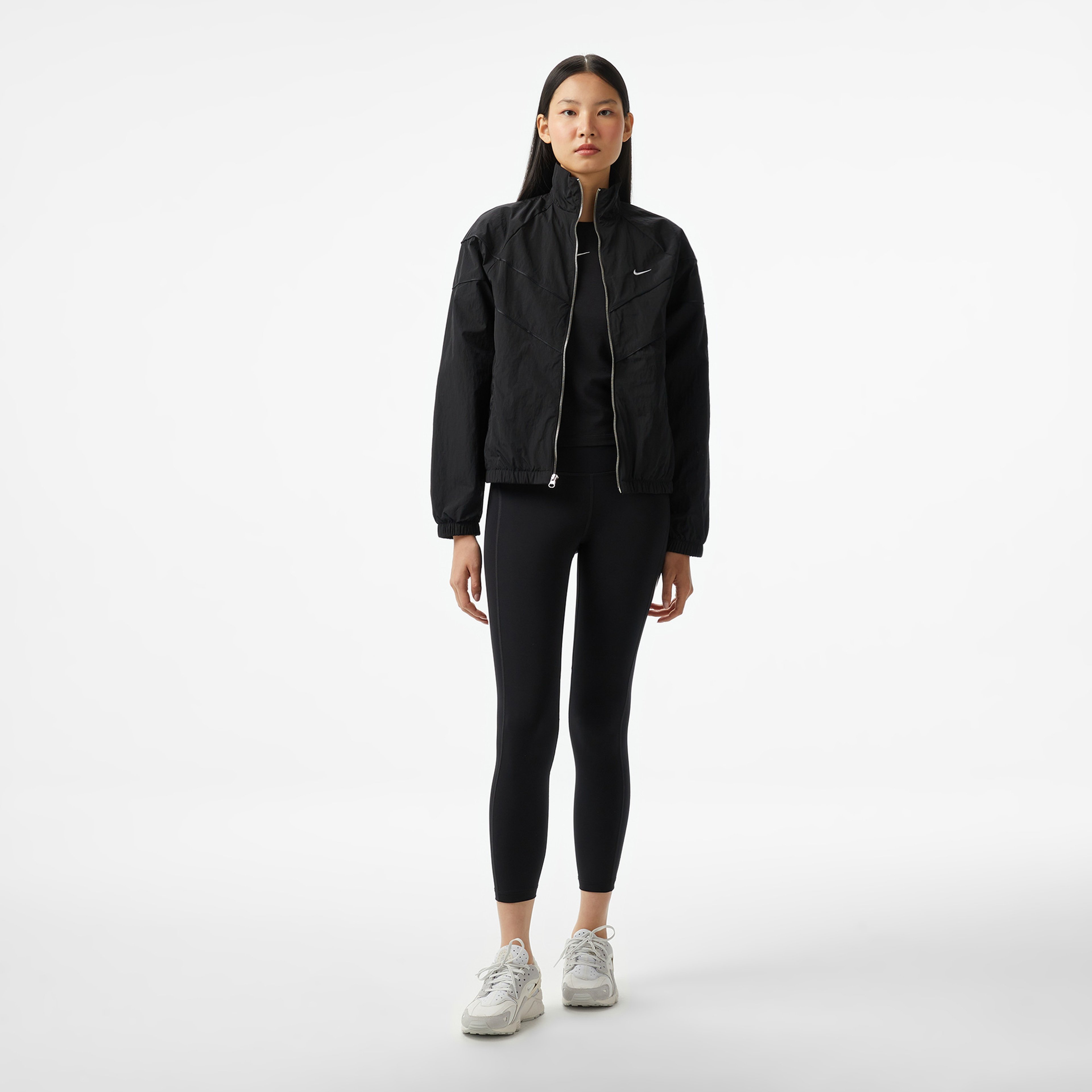 Nike Windrunner Kadın Siyah Ceket