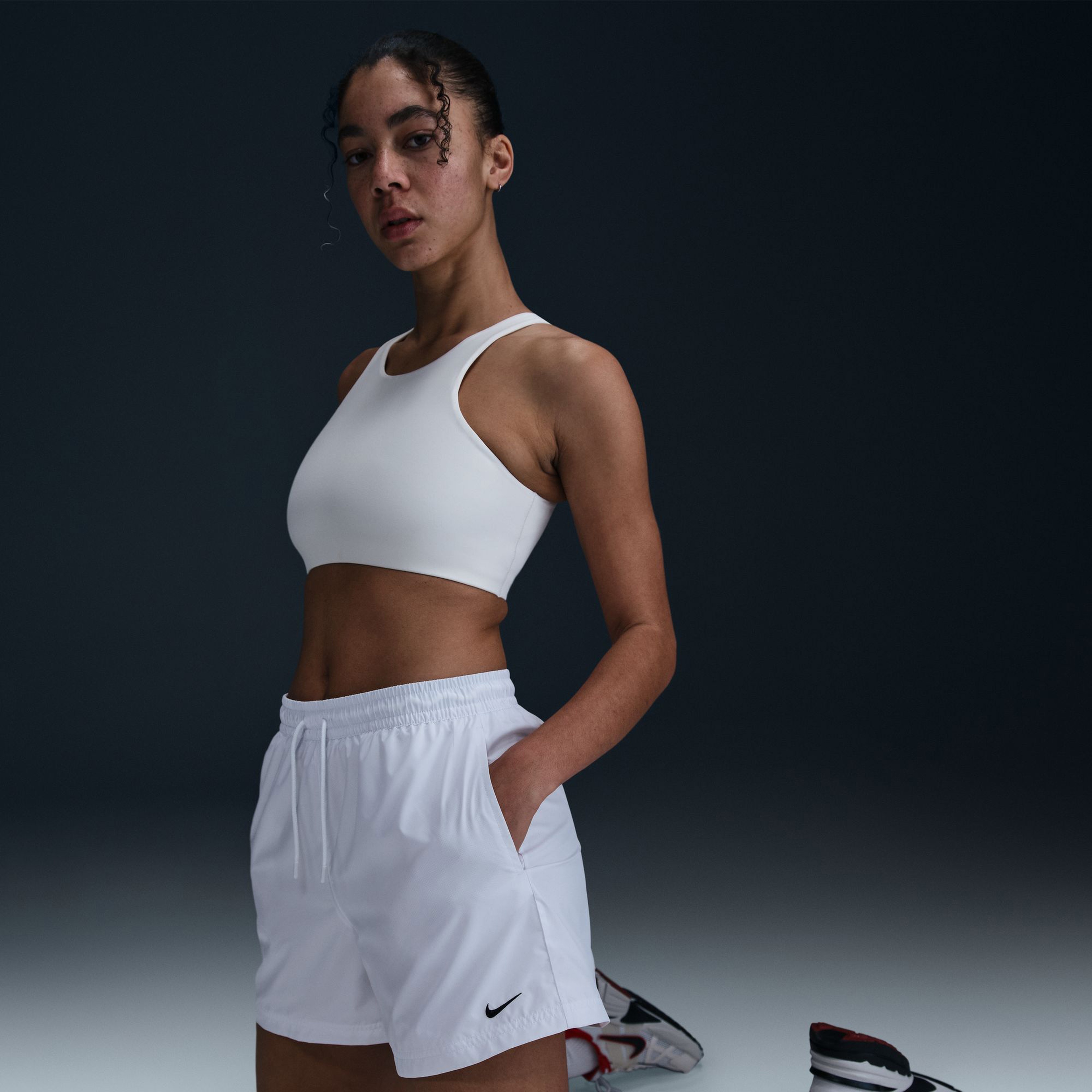 Nike Sportswear Classic Kadın Beyaz Şort