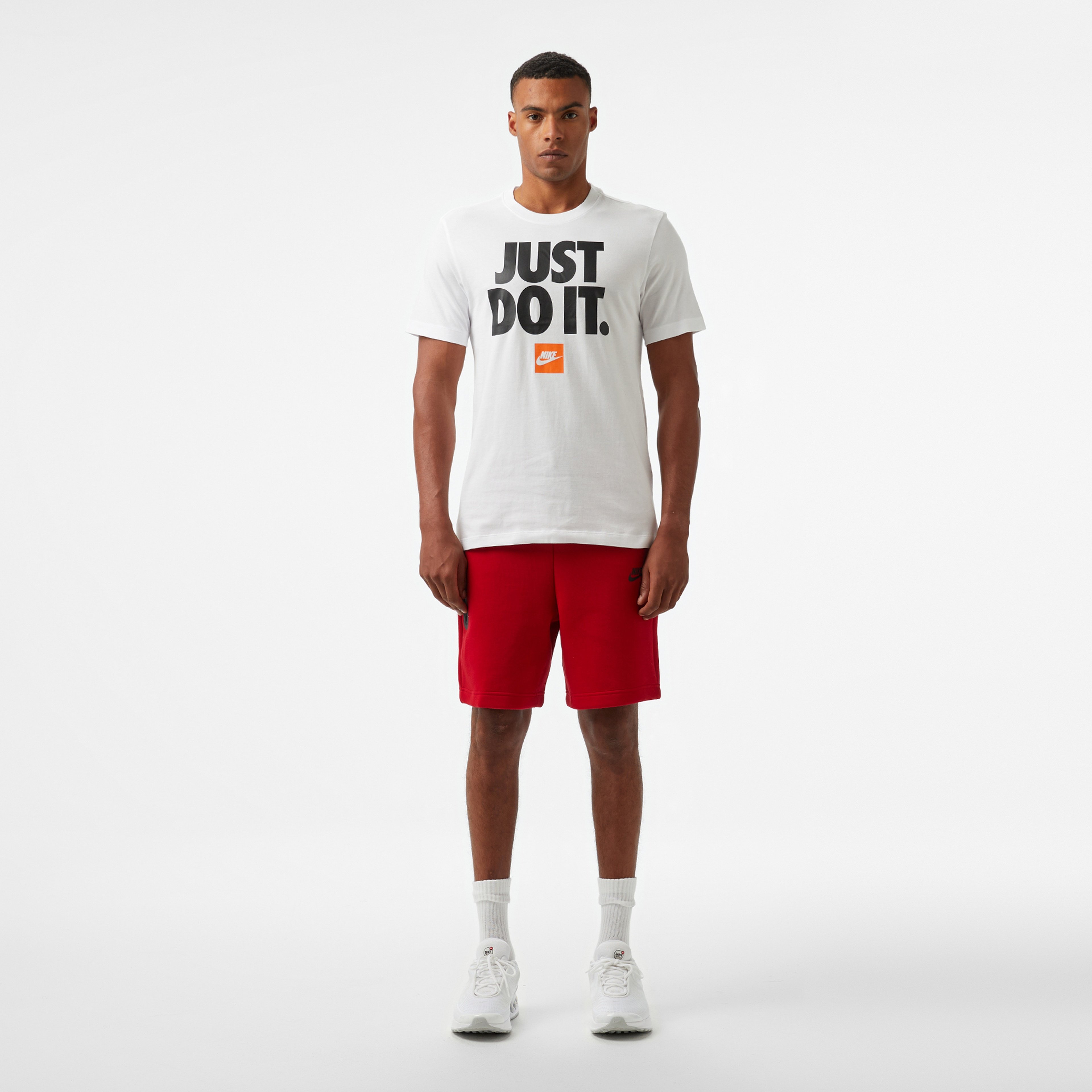 Nike Sportswear 'Just Do It' Erkek Beyaz T-Shirt